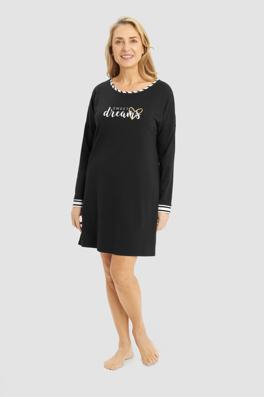 Rösch Nightgown on model in Black