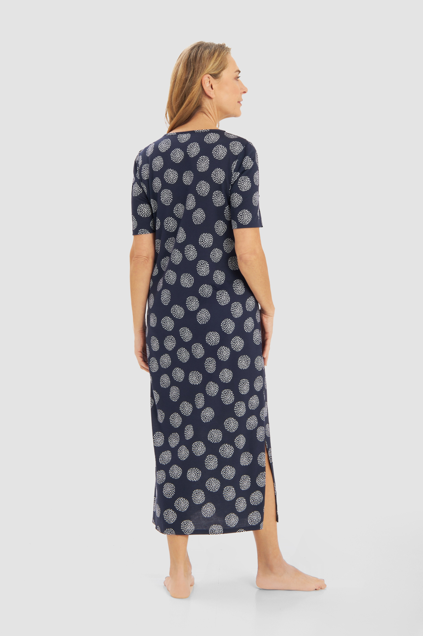 Rösch Nightgown back view in Navy Dots