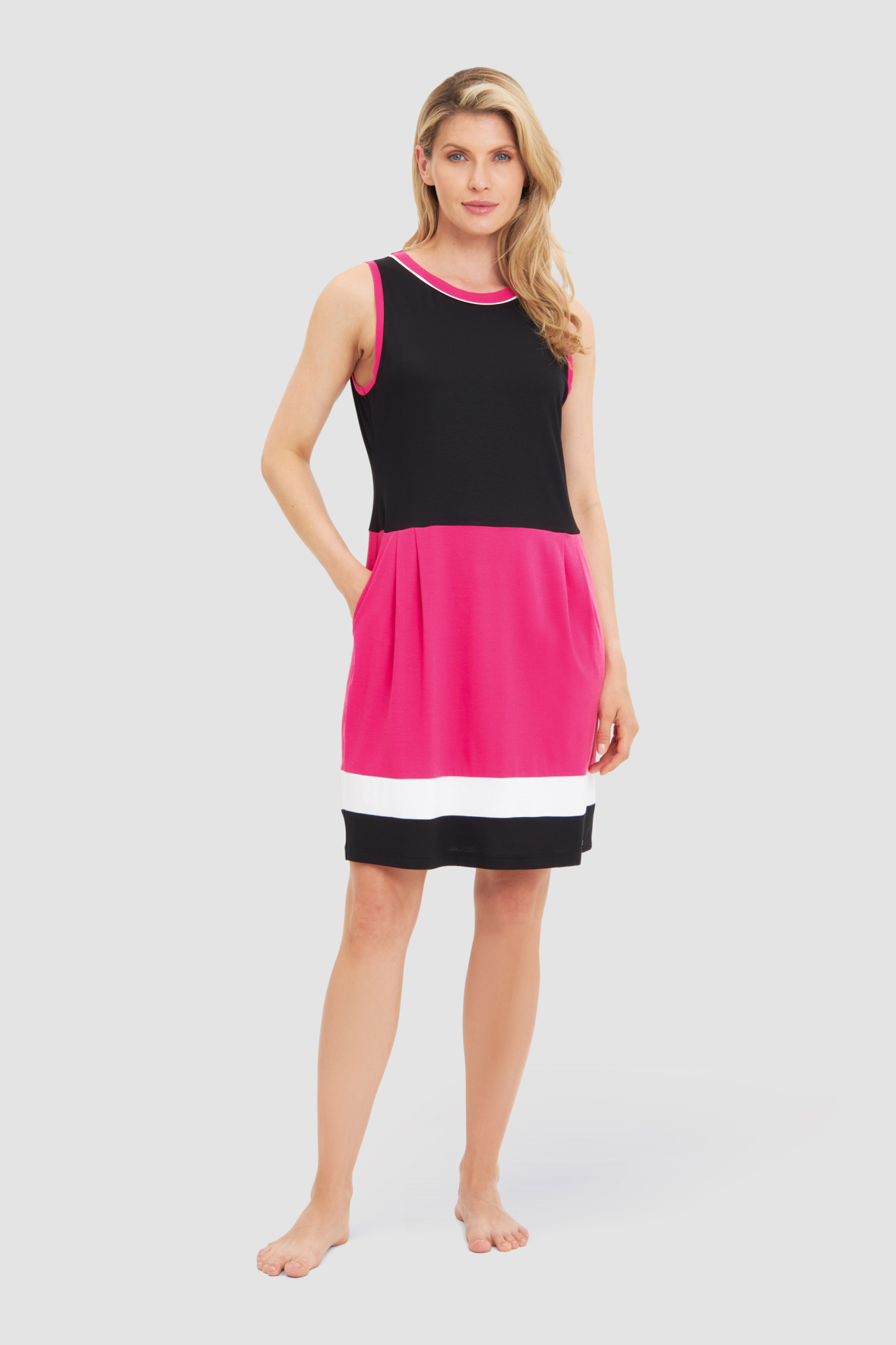Rösch Beach Dress on model in Colourblocking
