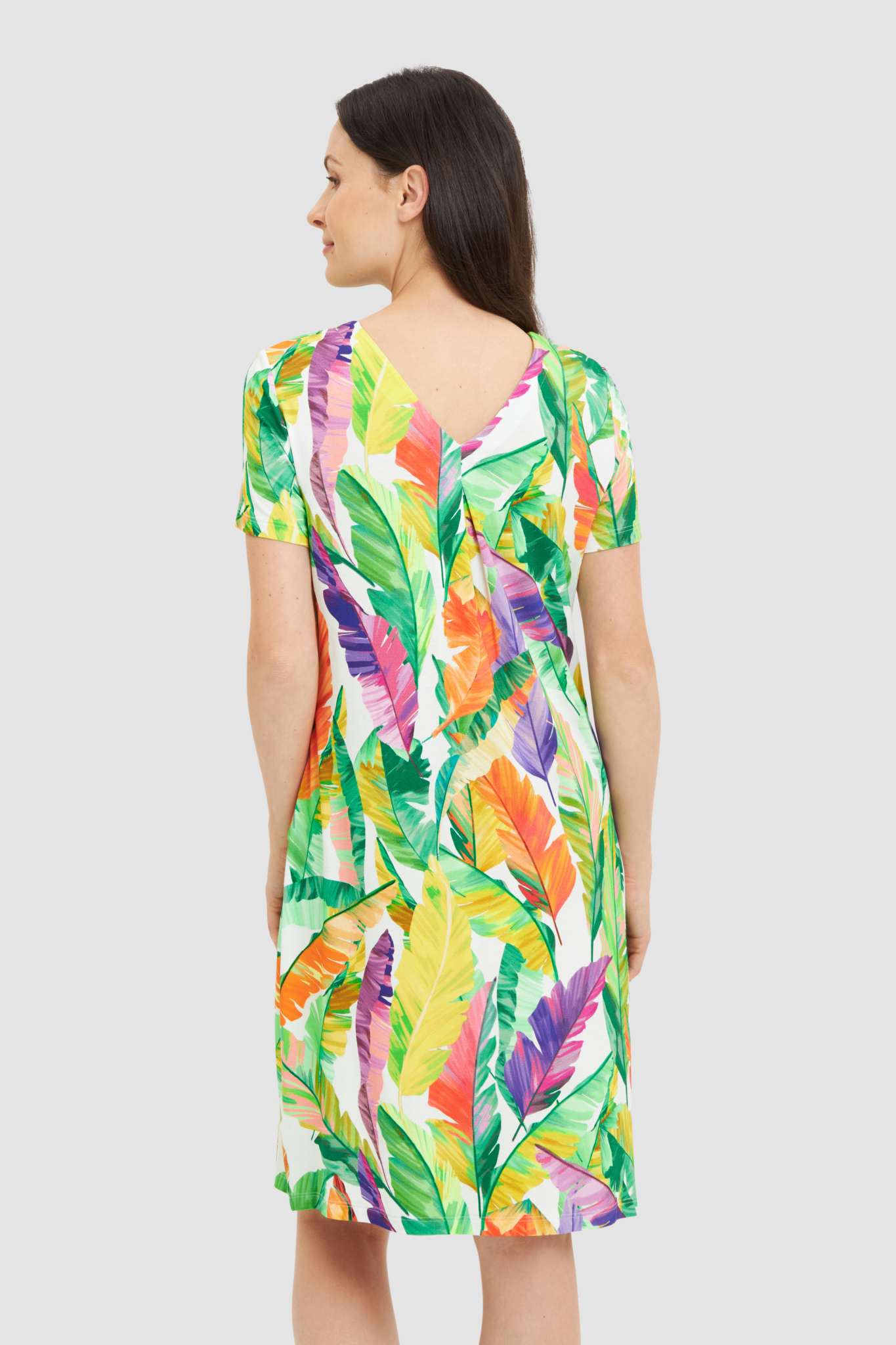Rösch Beach Dress back view in Green Leaves
