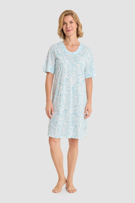 Rösch Nightgown on model in Big Paisley