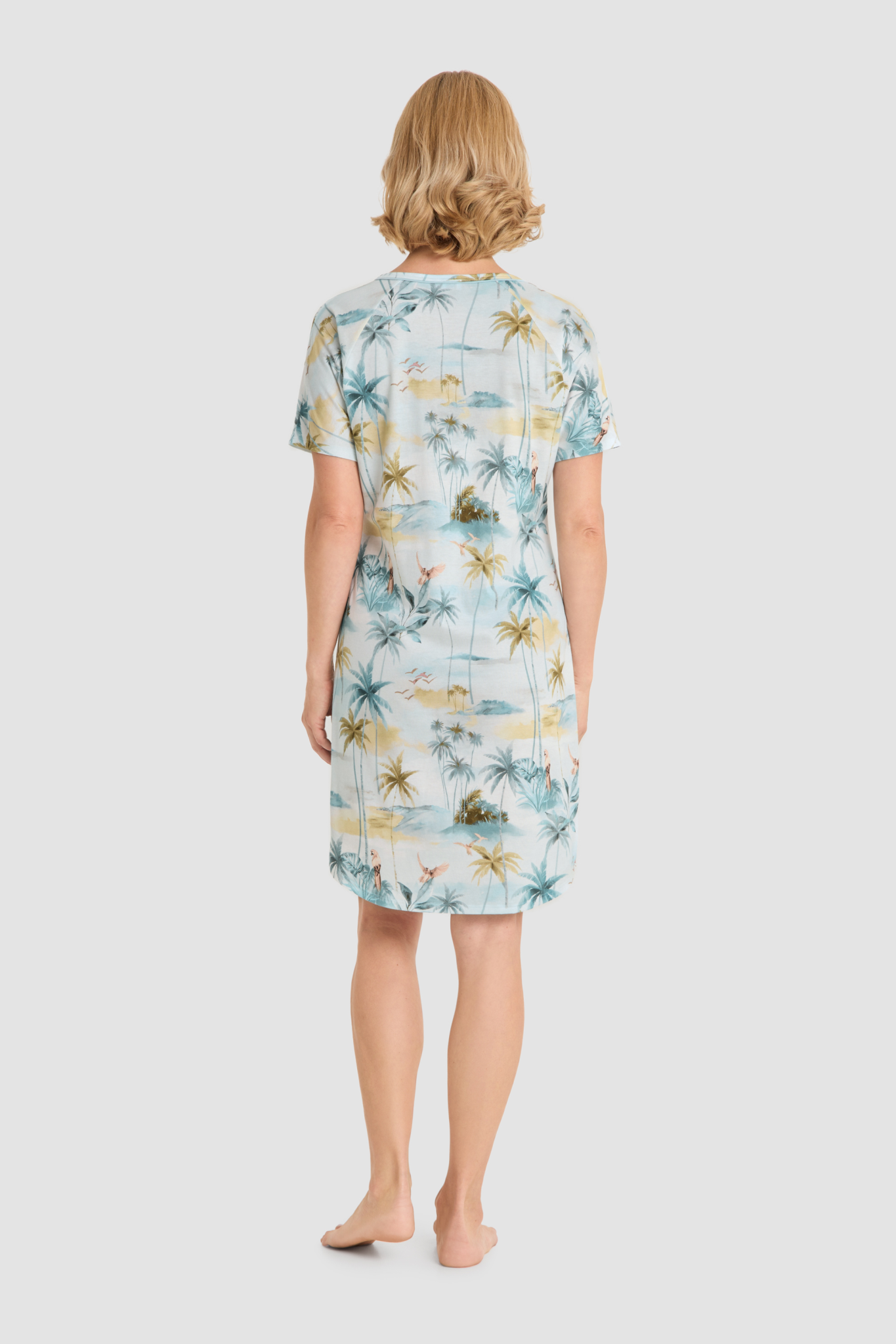 Rösch Nightgown back view in Palm beach