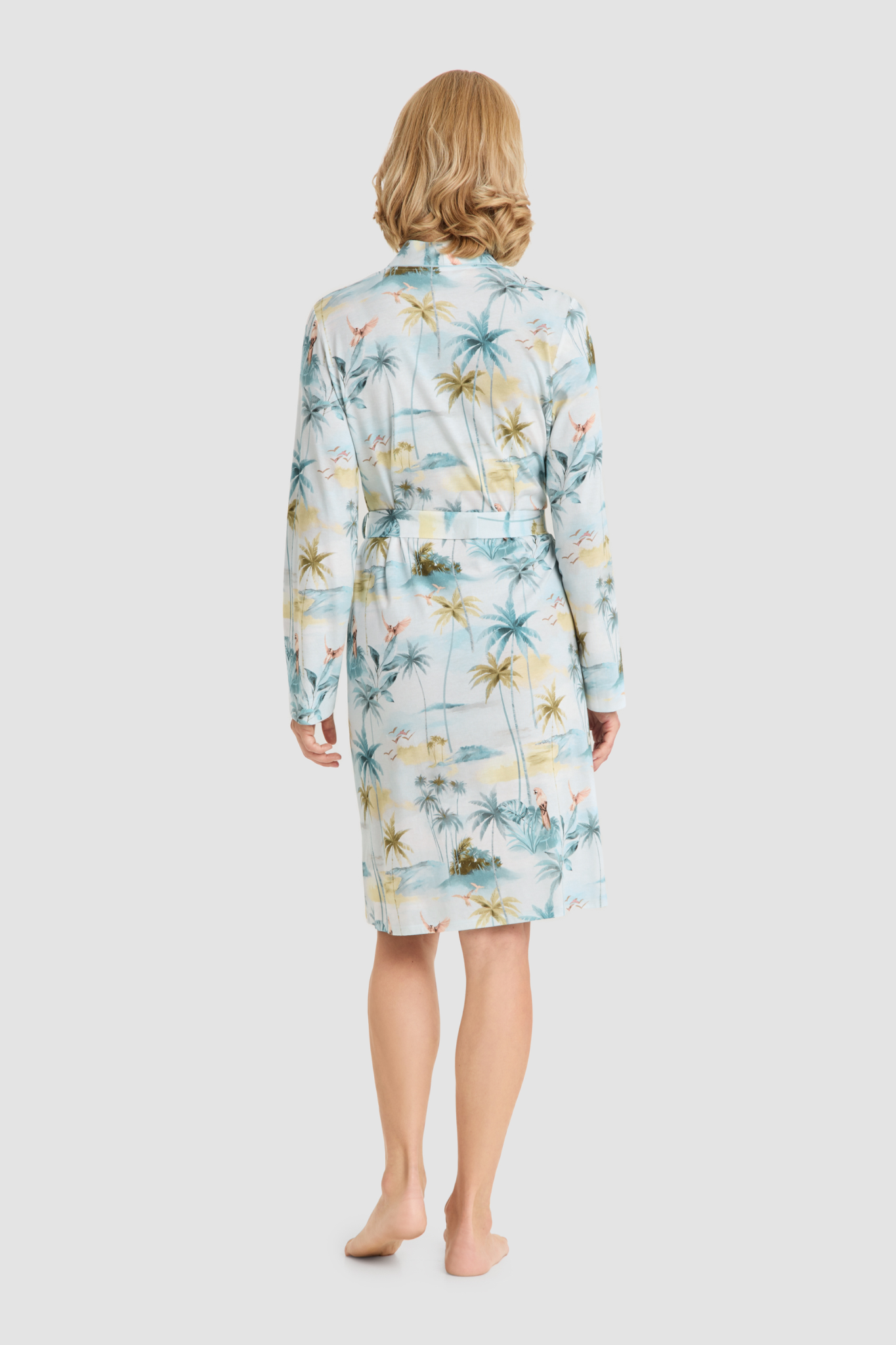 Rösch Robe back view in Palm beach