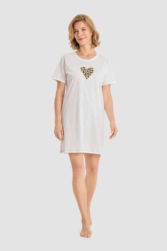 Rösch Nightgown on model in White