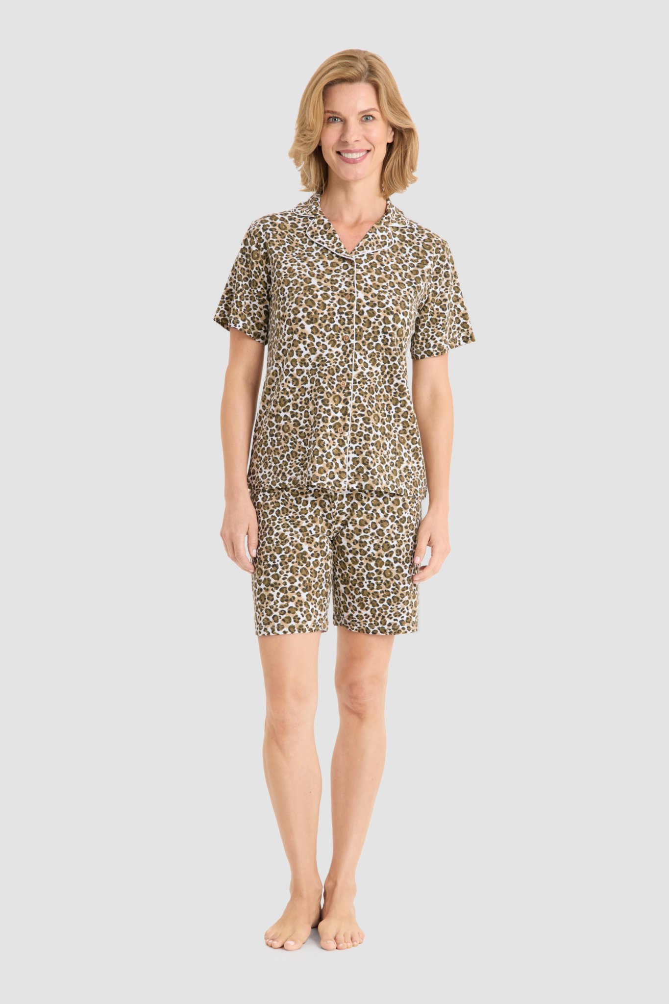 Rösch Lounge Top on model in Animalprint