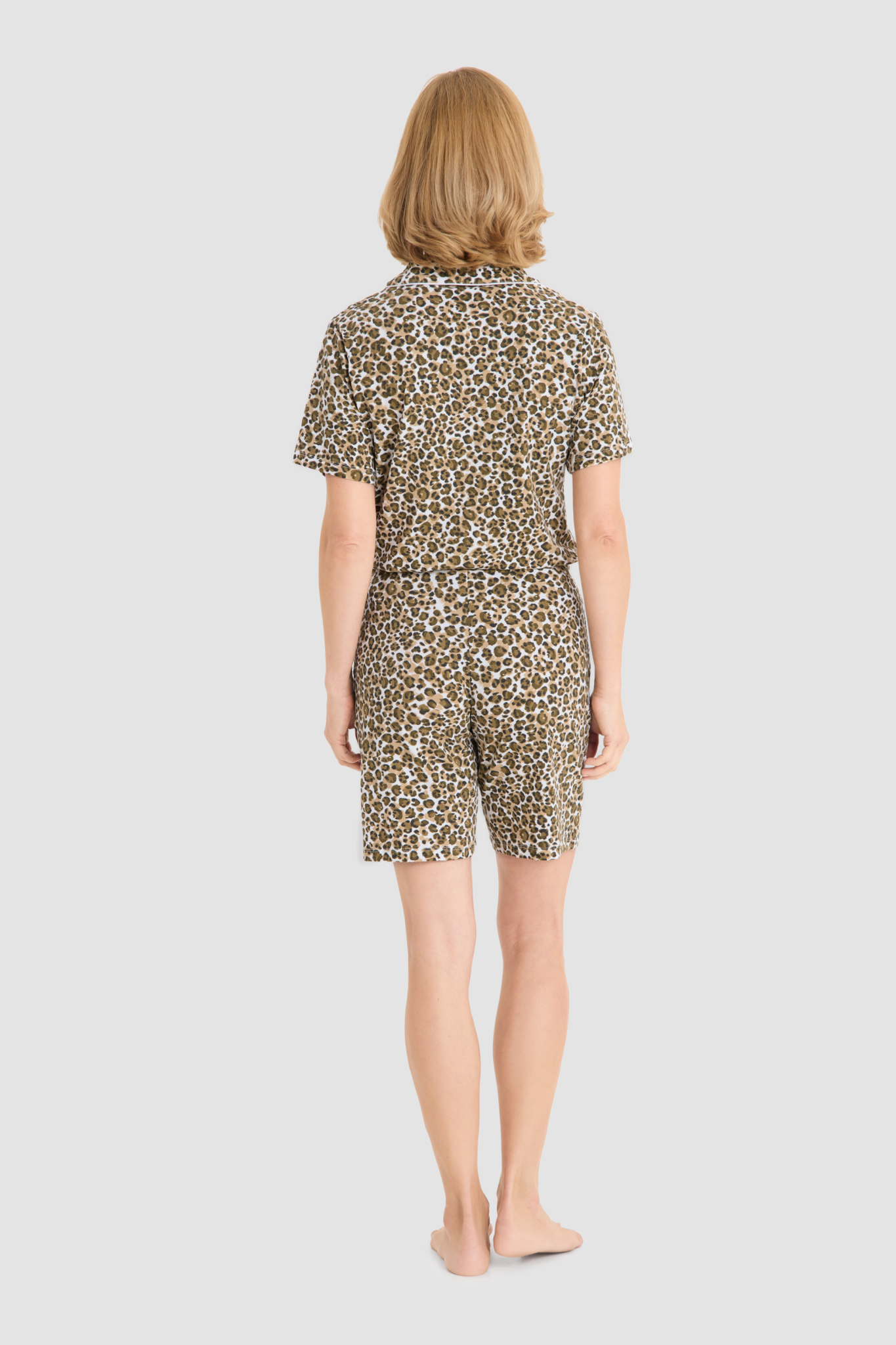 Rösch Lounge Pants back view in Animalprint