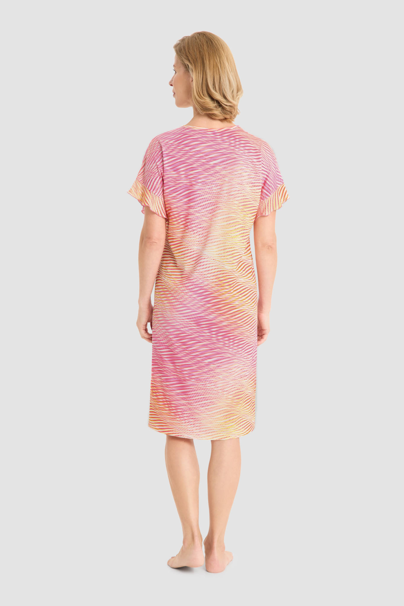 Rösch Nightgown back view in Wild Waves