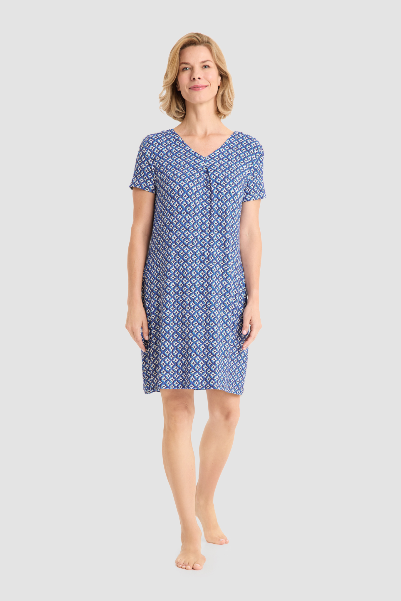 Rösch Beach Dress on model in Graphic Print