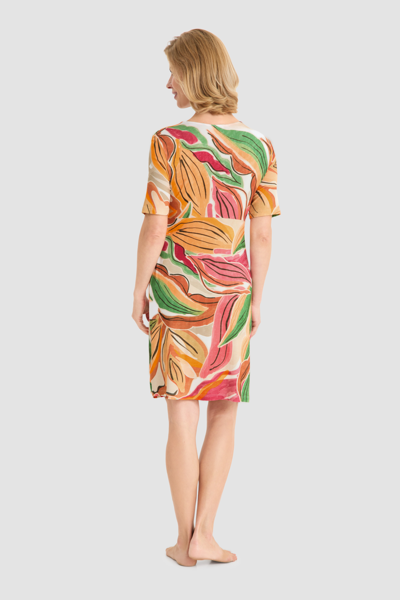 Rösch Beach Dress back view in Multicolor Leaves