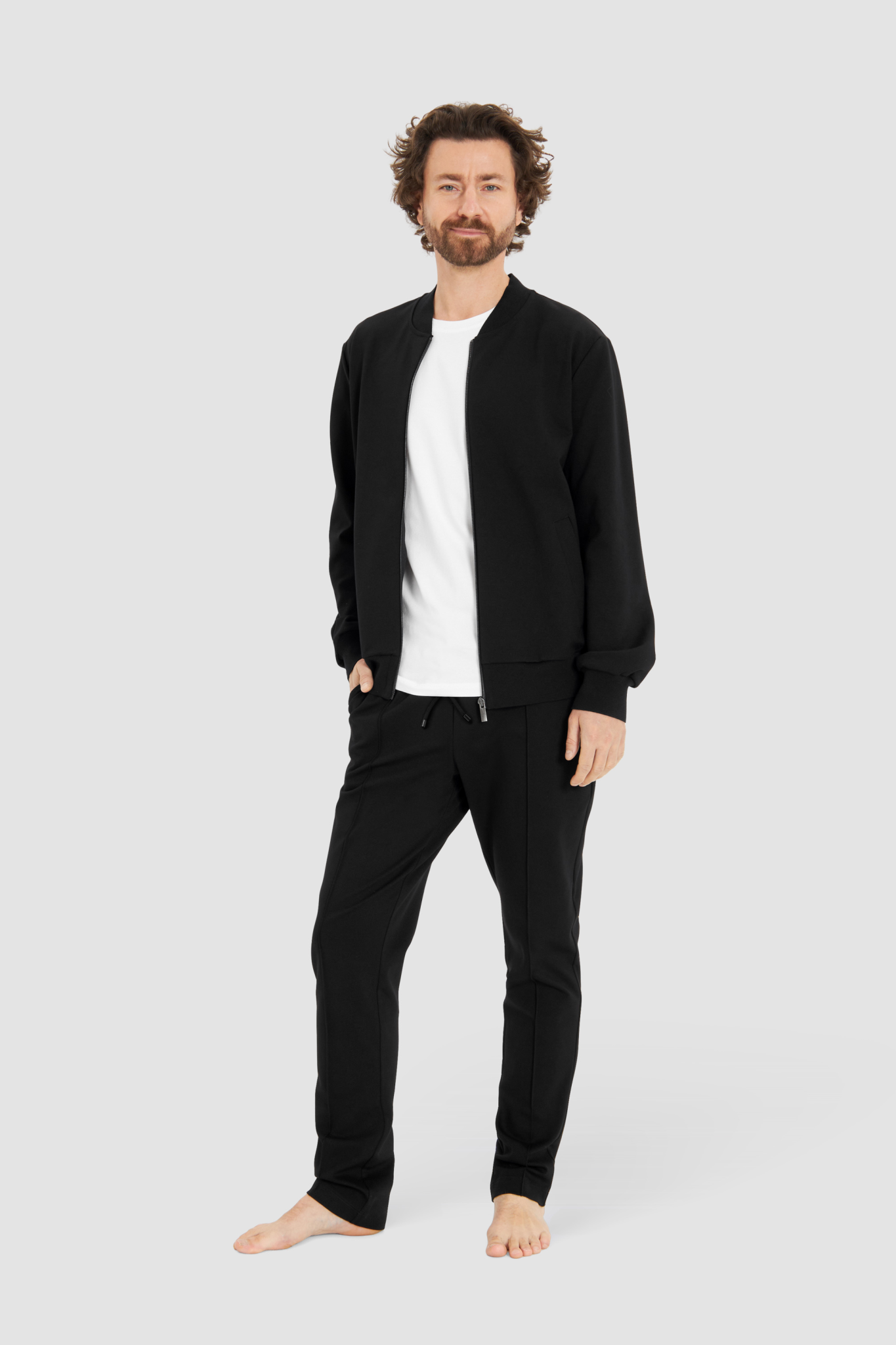 Rösch Lounge Pants on model in Jet Black