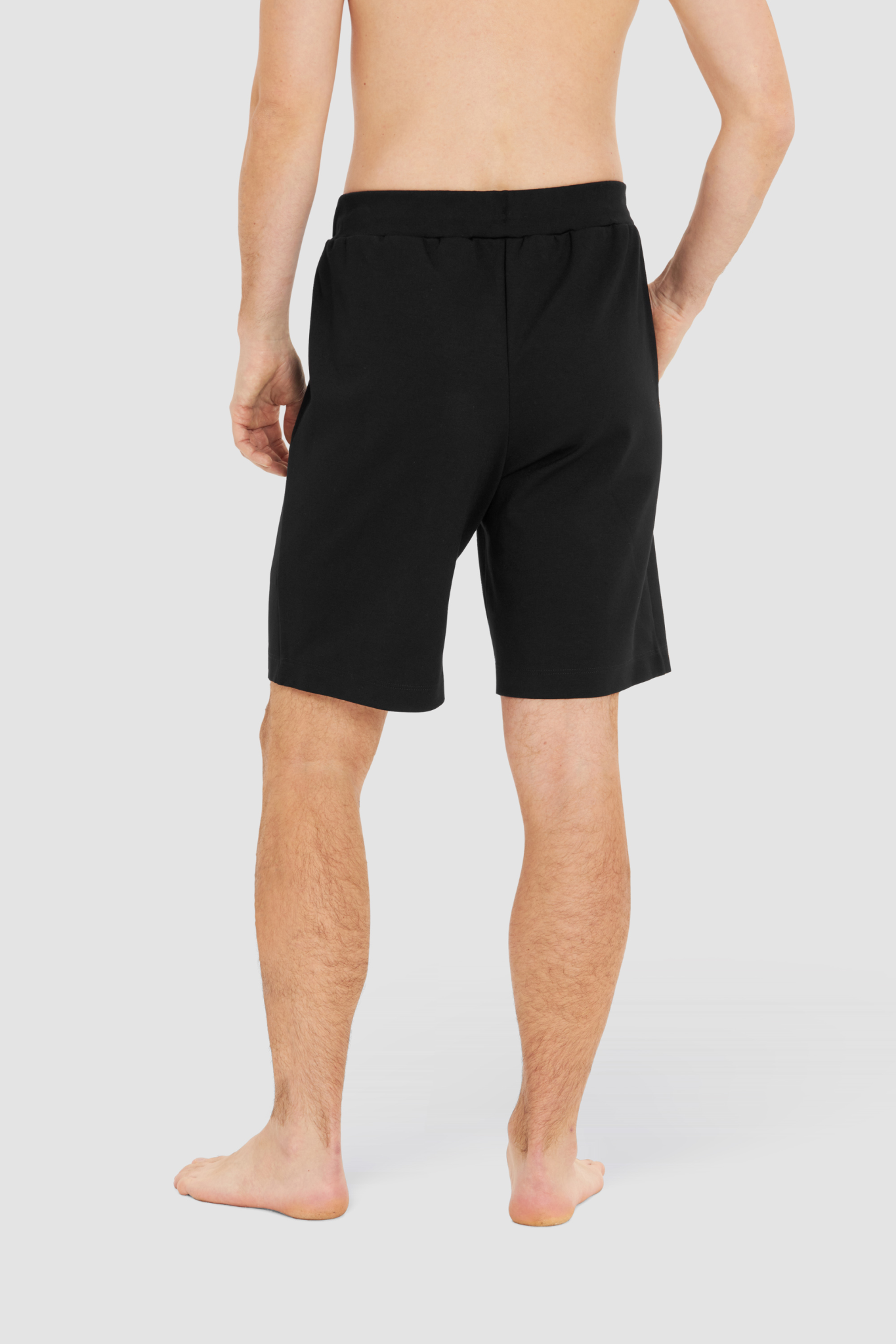 Rösch Lounge Pants back view in Jet Black