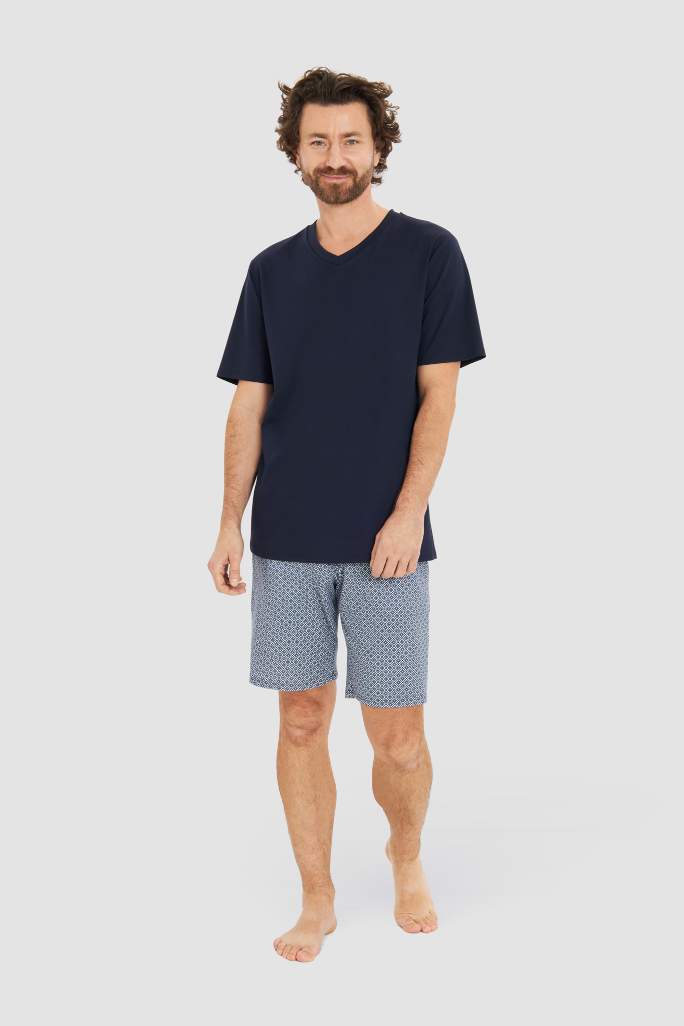 Rösch Pyjamas on model in Minimal blue