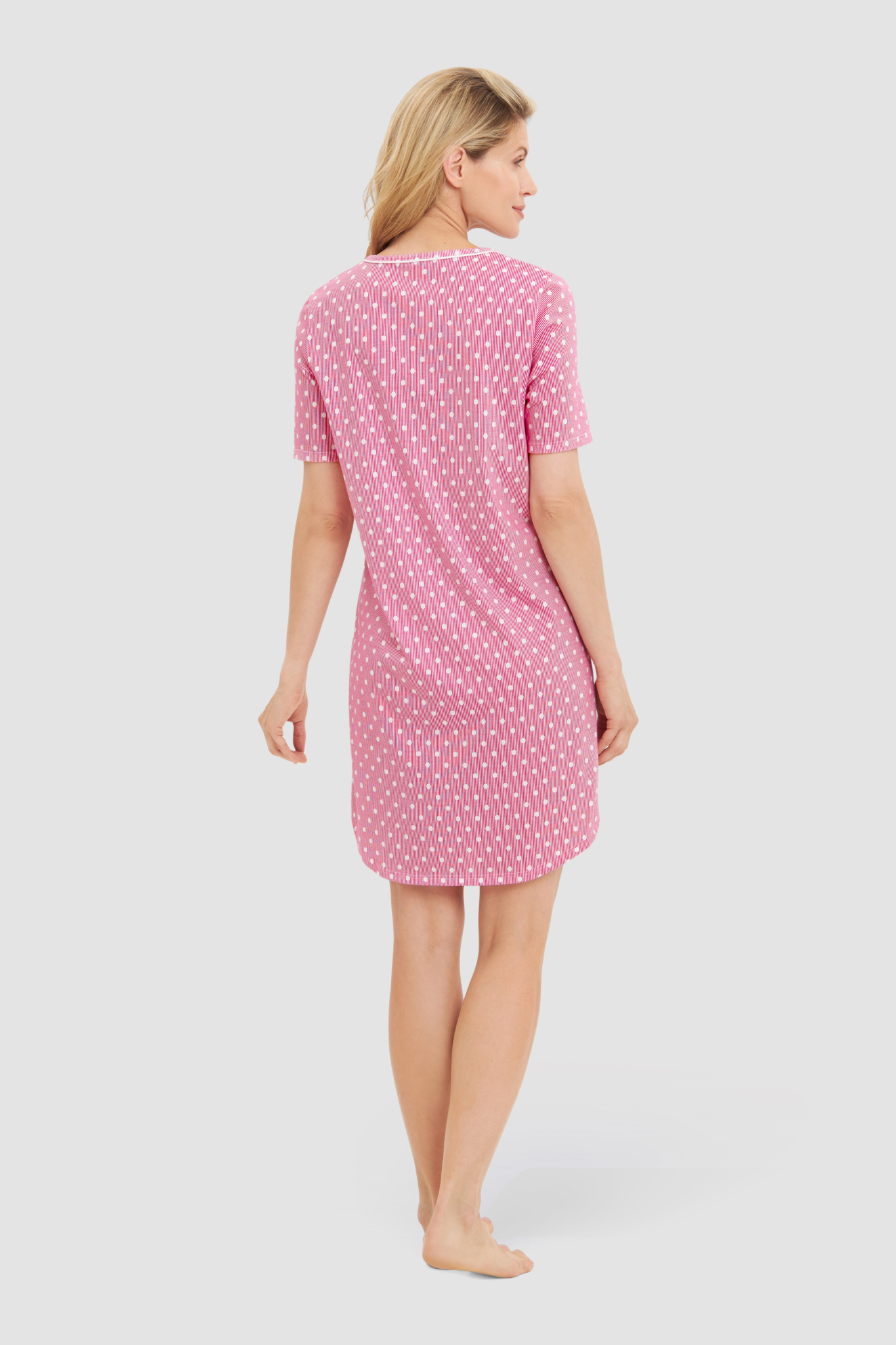 Rösch Nightgown back view in Fuchsia