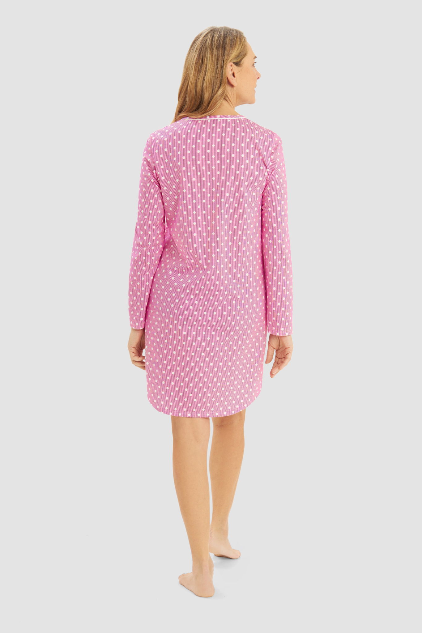 Rösch Nightgown back view in Fuchsia