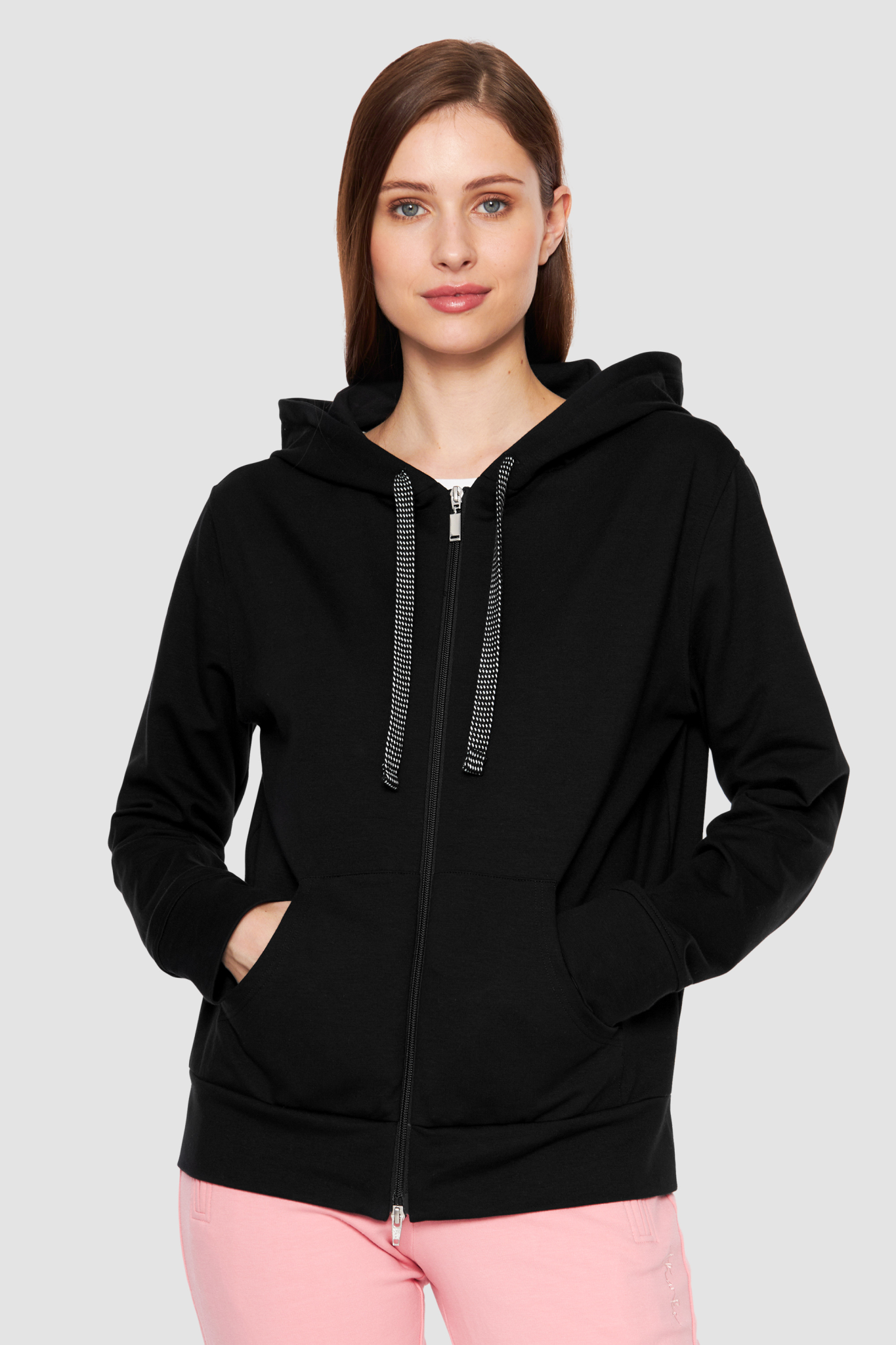 Rösch Lounge Jacket on model in Black