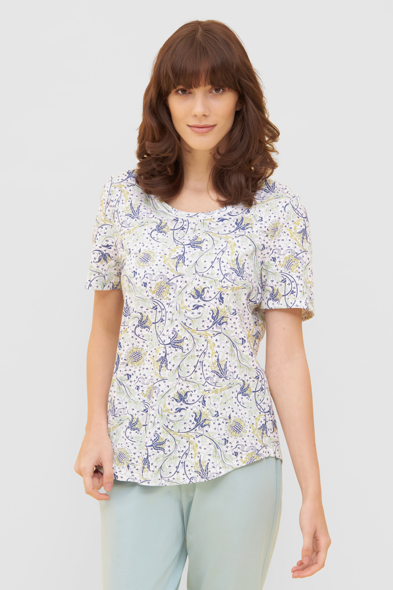 Rösch Lounge Top on model in Jade Ornamental