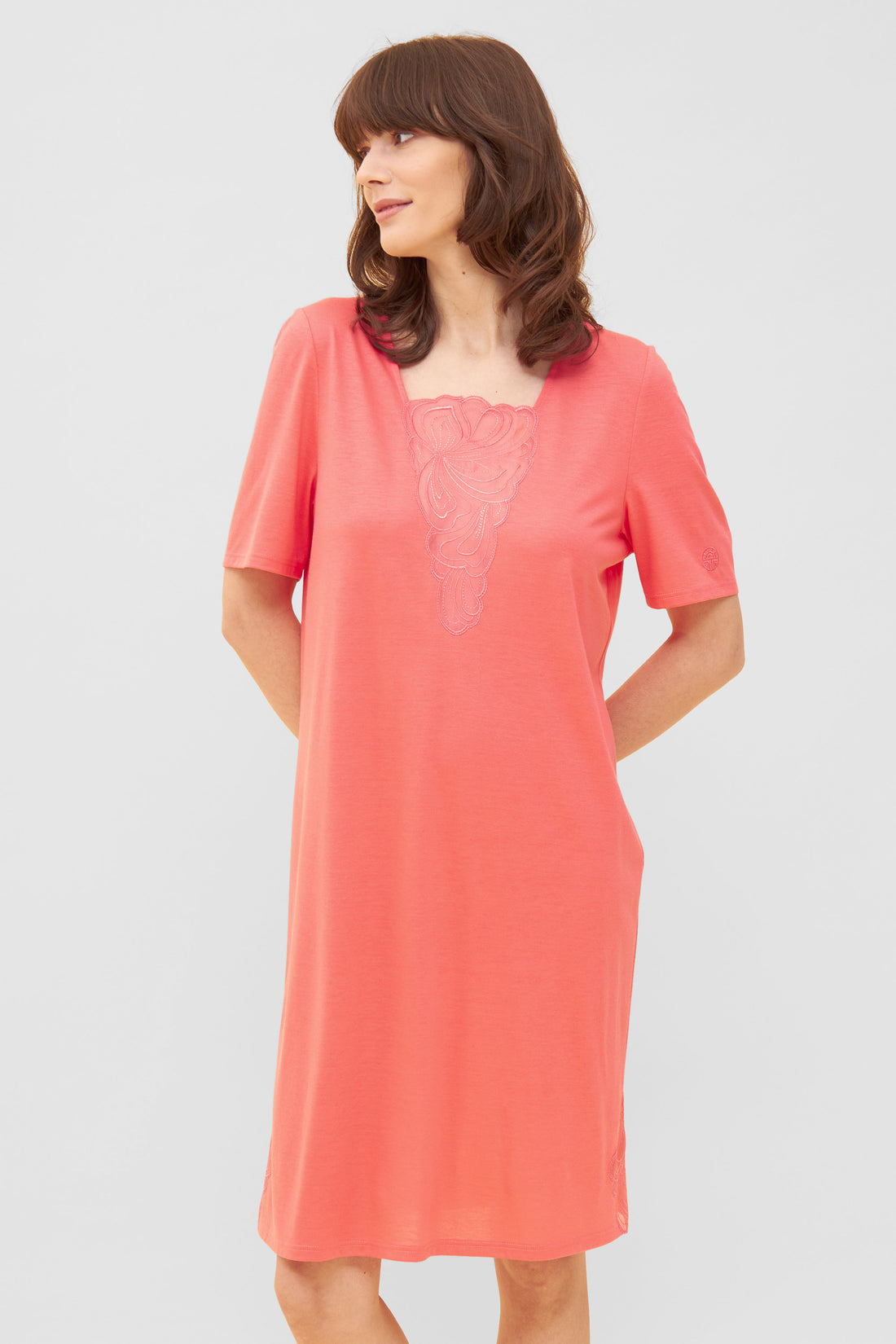 Feraud Night Dress, 1/2 Sleeve, Angular Neck Couture Lac (3231138) Coralle