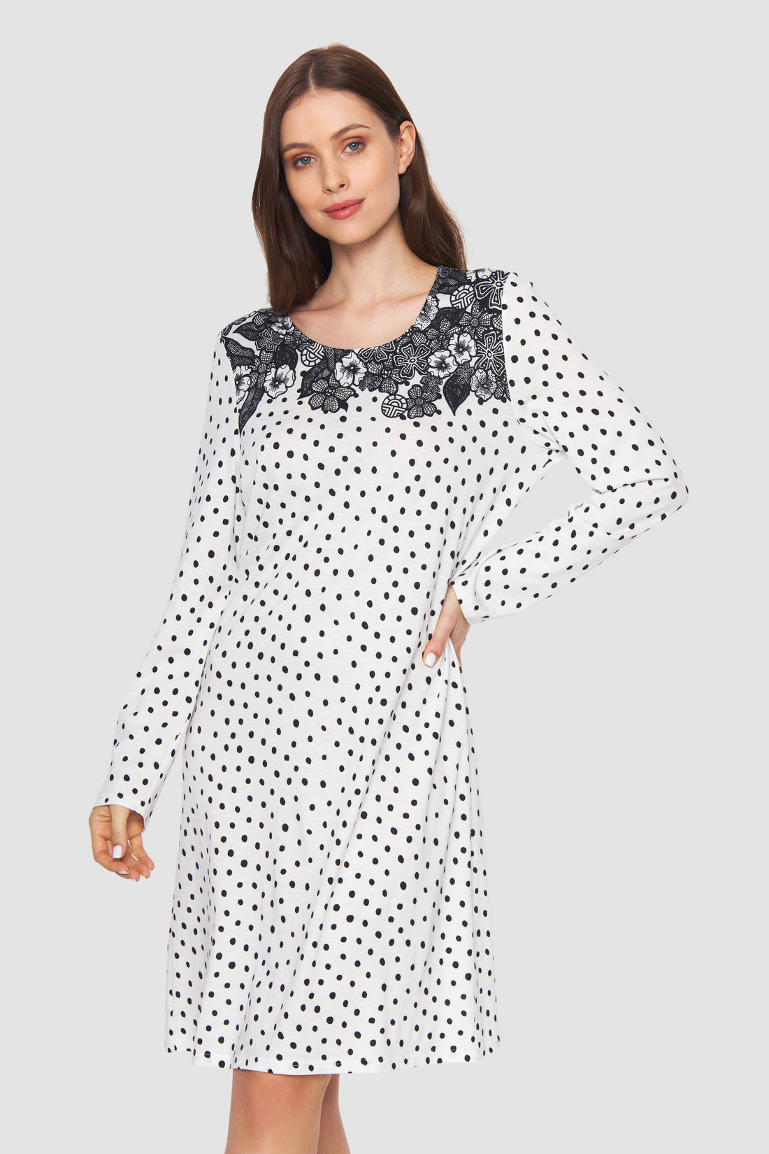 Feraud Night Dress, 1/1 Sleeve, Round Neck Floral Border (3231251) Placed Flowers