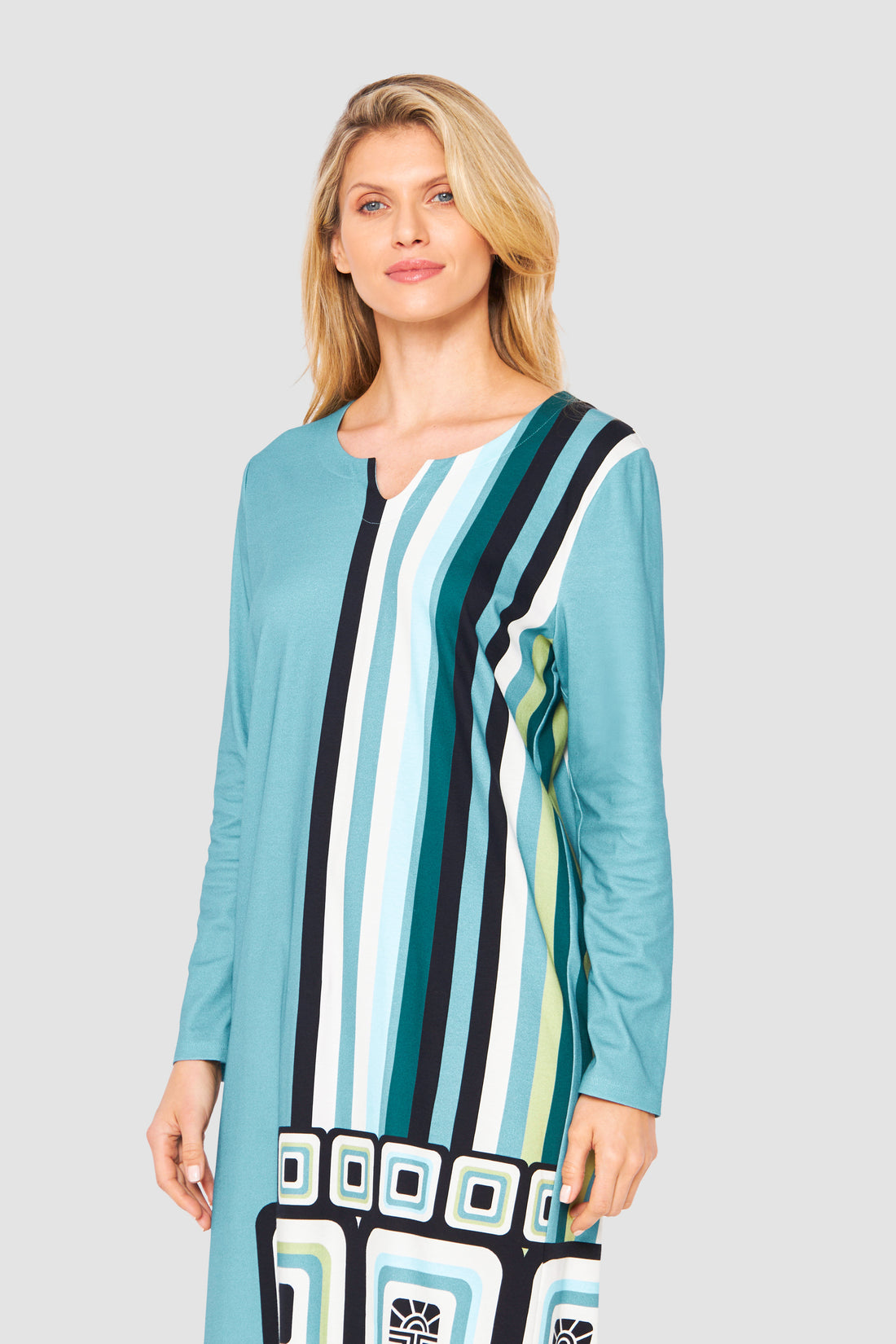 Feraud Night Dress, 1/1 Sleeve, Round Neck Retro Graphic (3231344) Placed Print