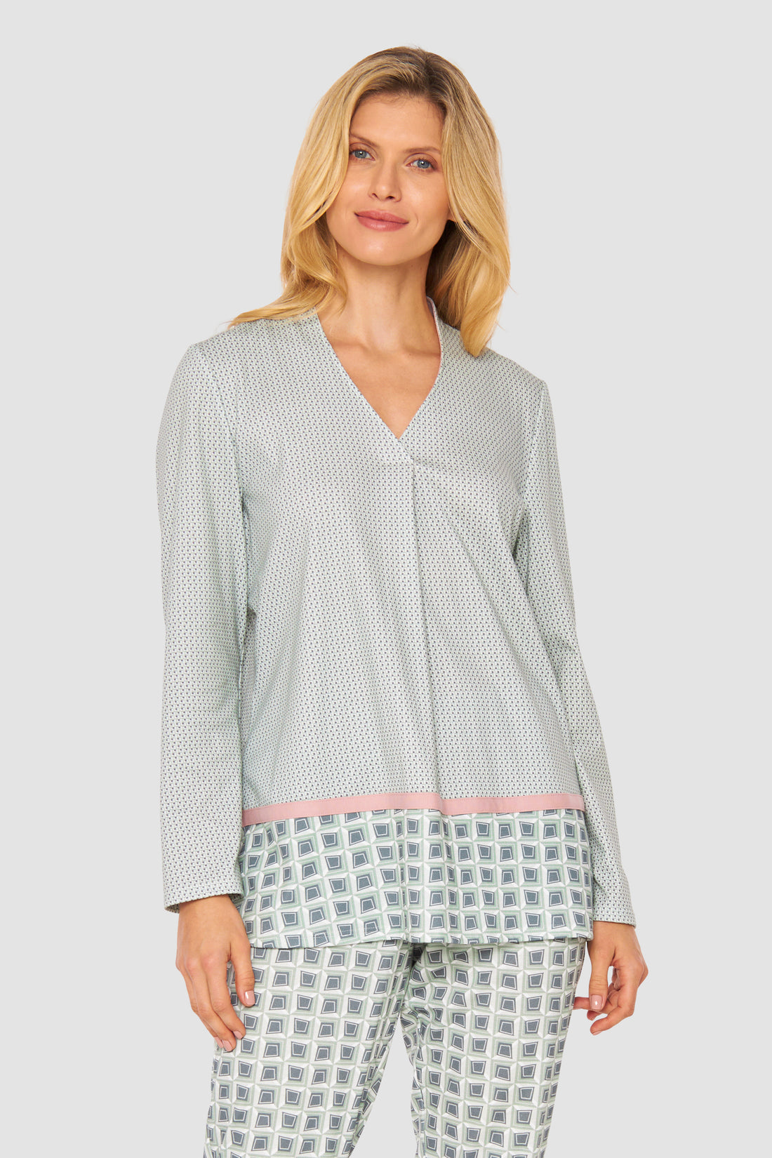 Feraud Pajama, 1/1 Sleeve, Pant 1/1, V-Neck Modern (3231371) Graphic Minimal