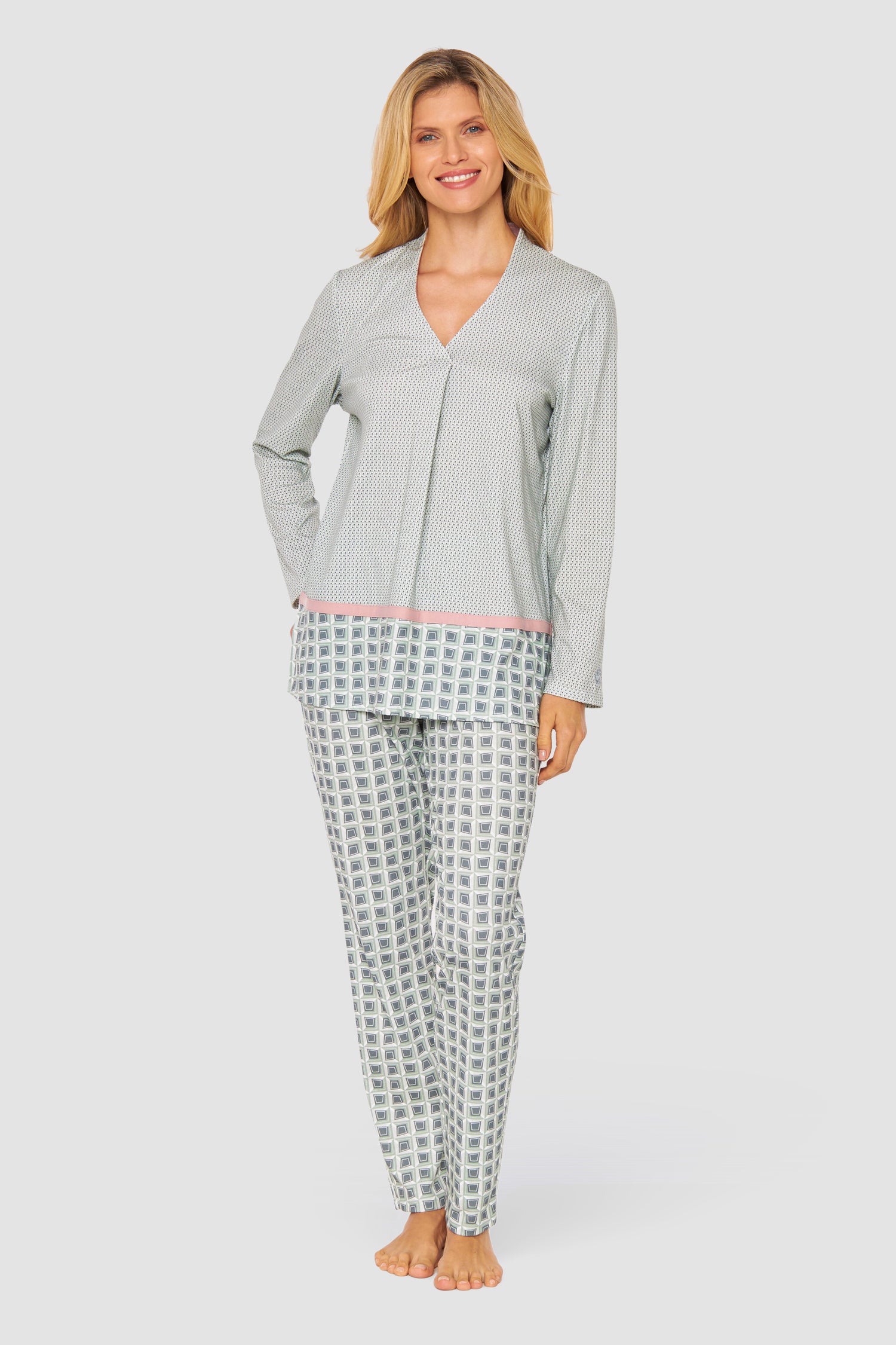 Feraud Pajama, 1/1 Sleeve, Pant 1/1, V-Neck Modern (3231371) Graphic Minimal