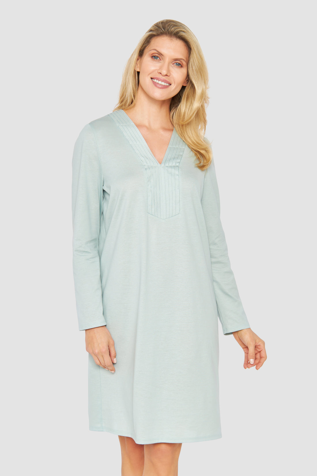 Feraud Night Dress, 1/1 Sleeve, V-Neck Wrinkle Variation (3231383) Mellow Green