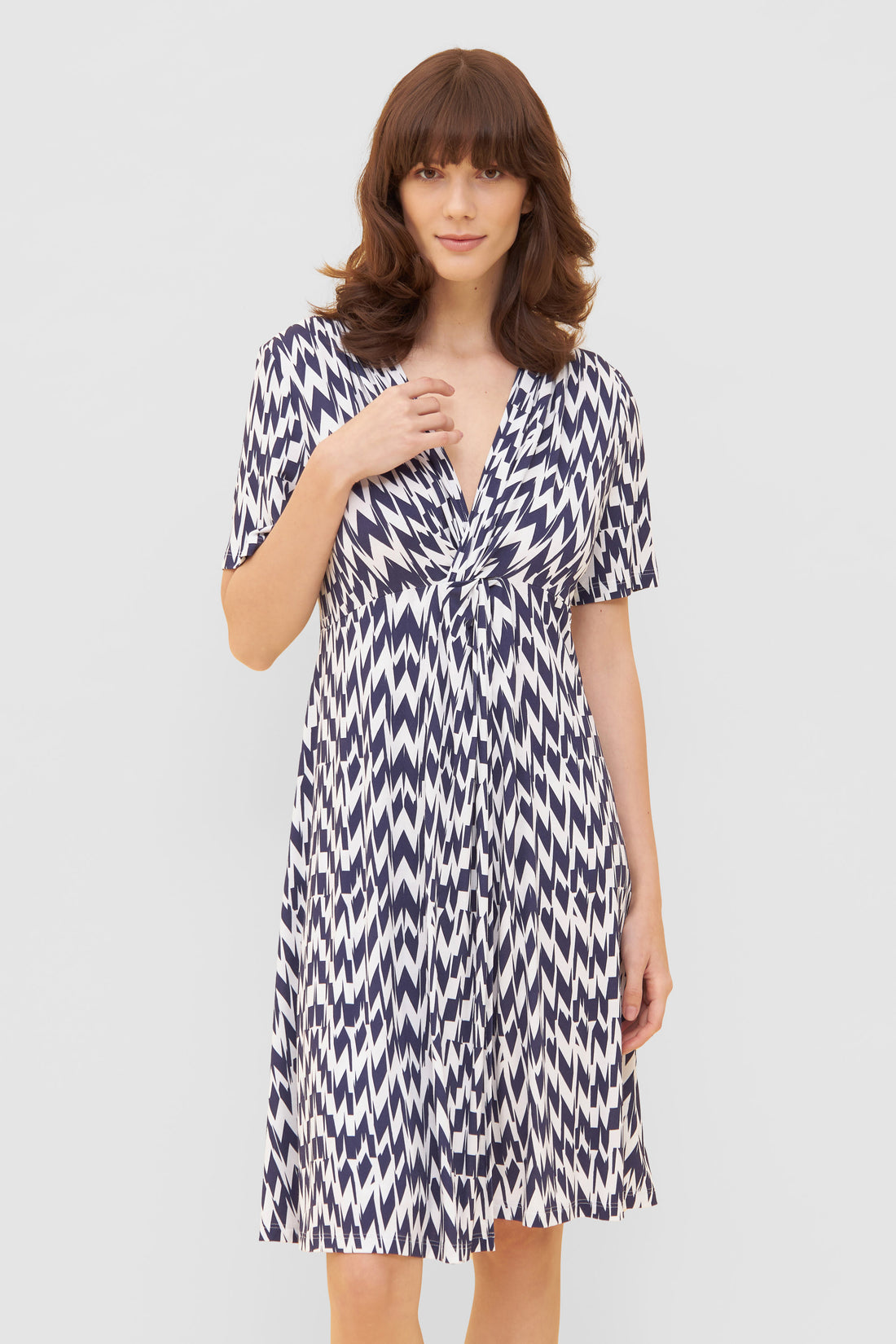 Feraud Beach Dress, 1/2 Sleeve, V-Neck Graphic (3235122) Graphic Minimal