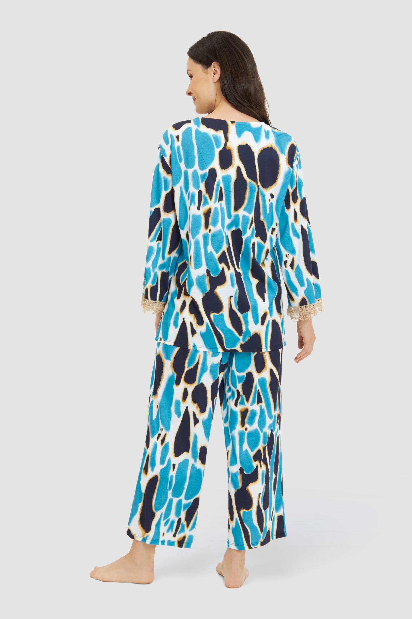 Féraud Pyjamas back view in Leo Couture
