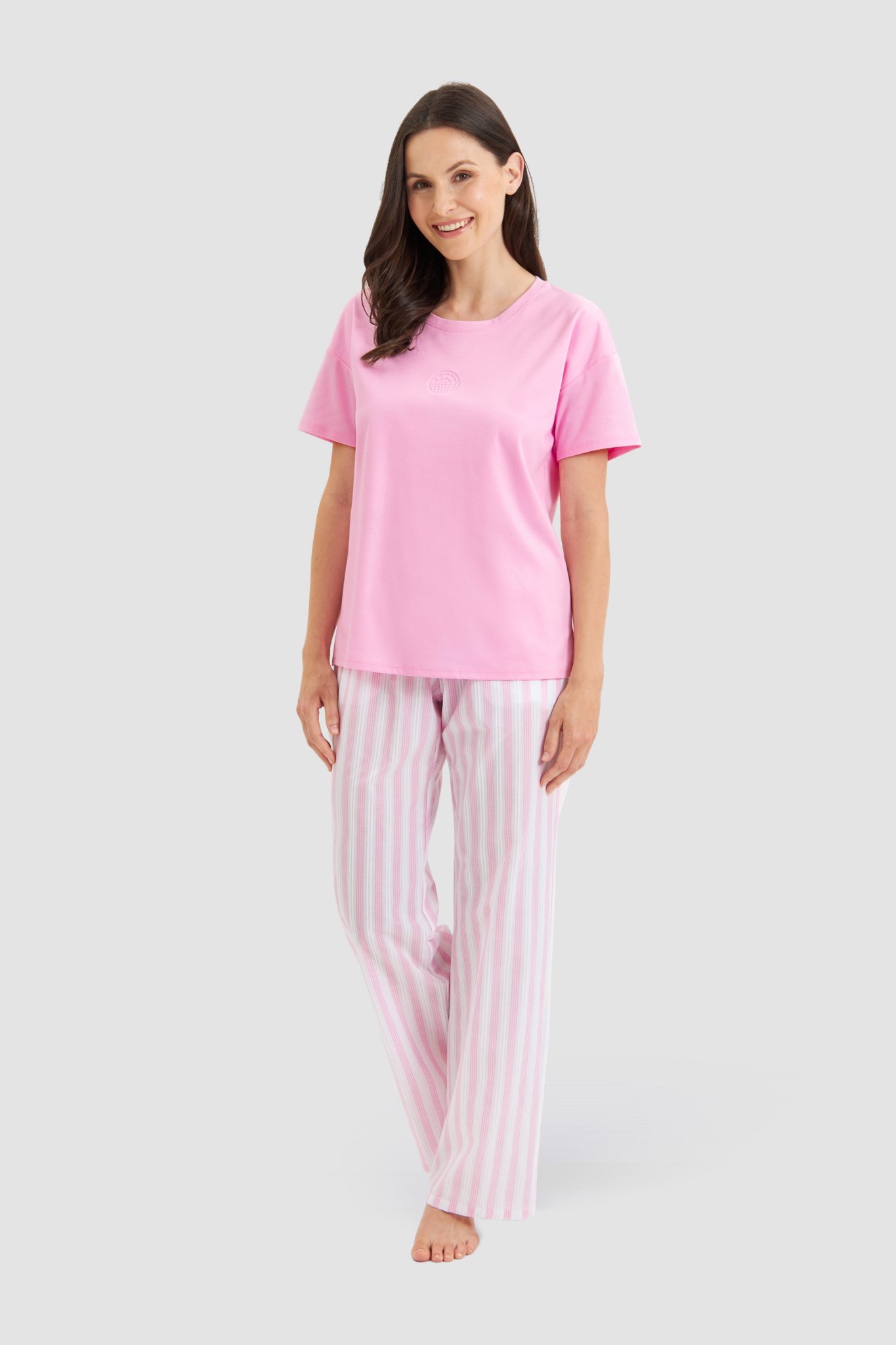 Féraud Lounge Top on model in English Rose
