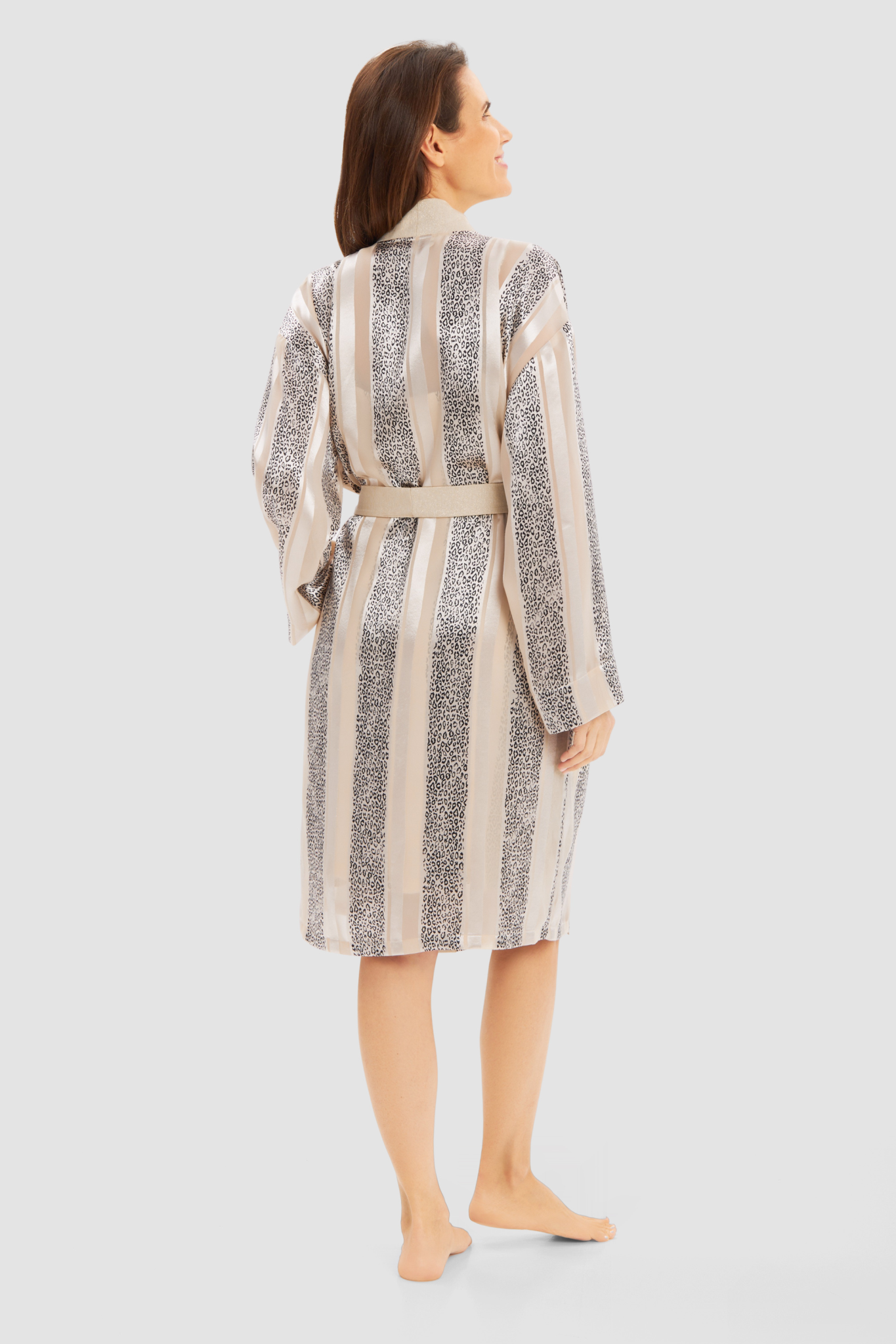 Féraud Robe back view in Stripe Black