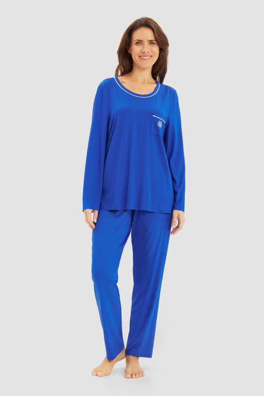 Féraud Pyjamas on model in Royal