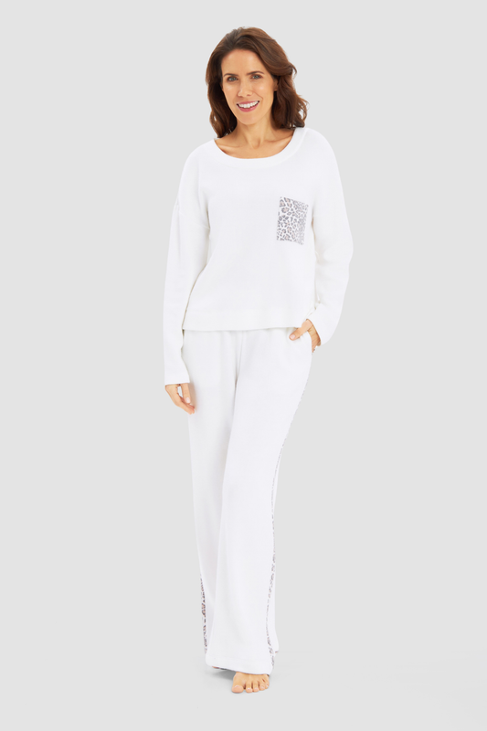 Féraud Lounge Top on model in Ivory
