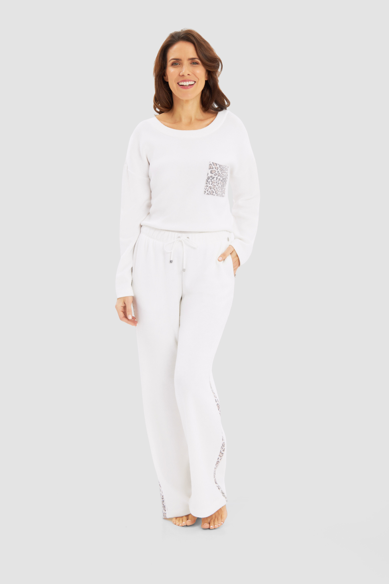 Féraud Lounge Pants on model in Ivory