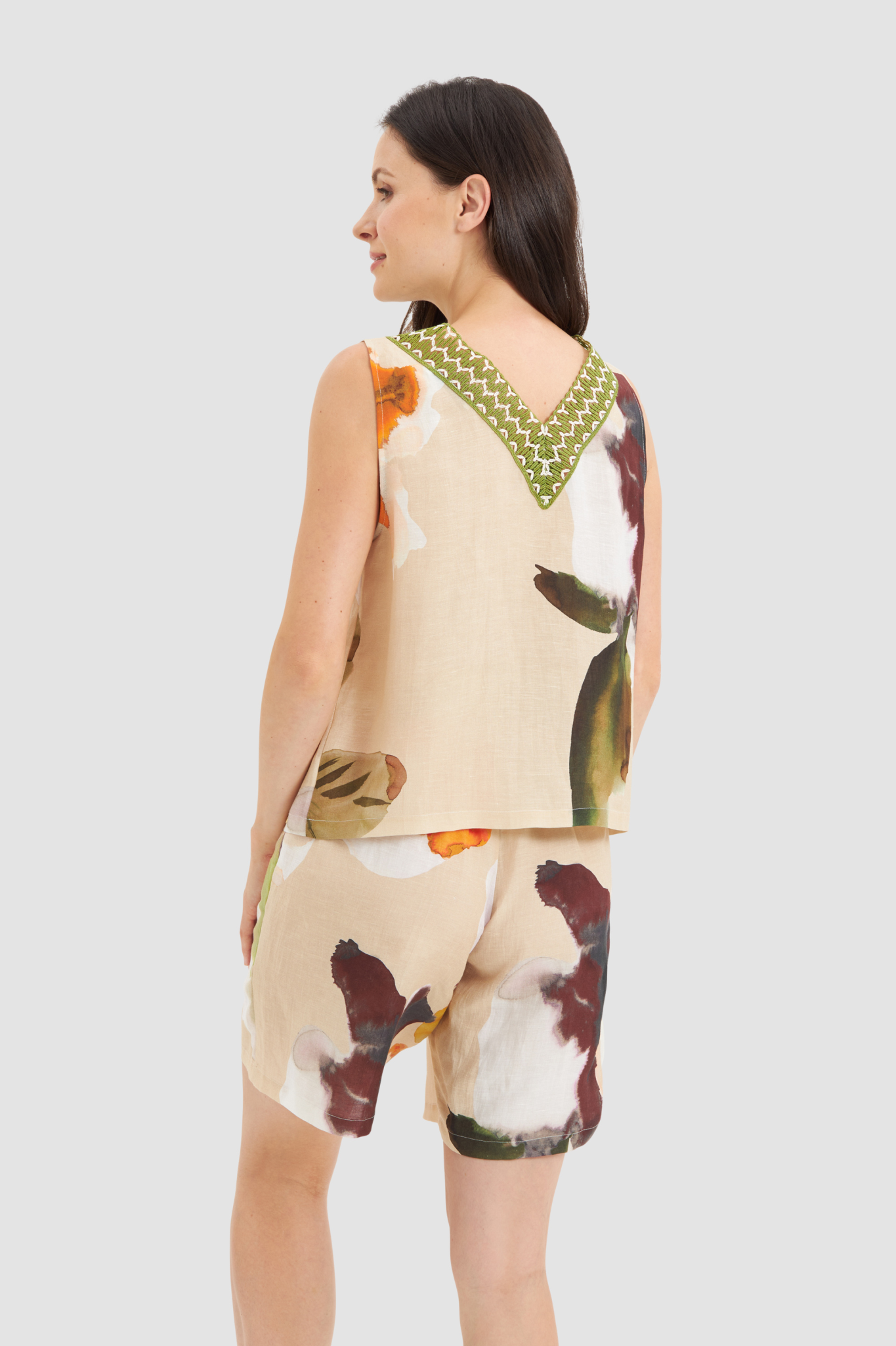 Féraud Lounge Top back view in Multicolor Flowers