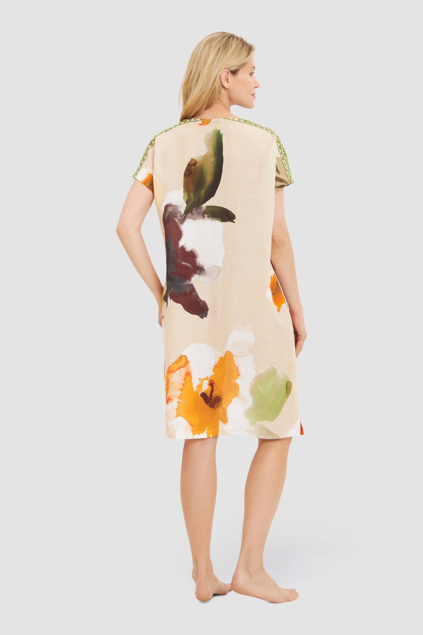 Féraud Beach Dress back view in Multicolor Flowers