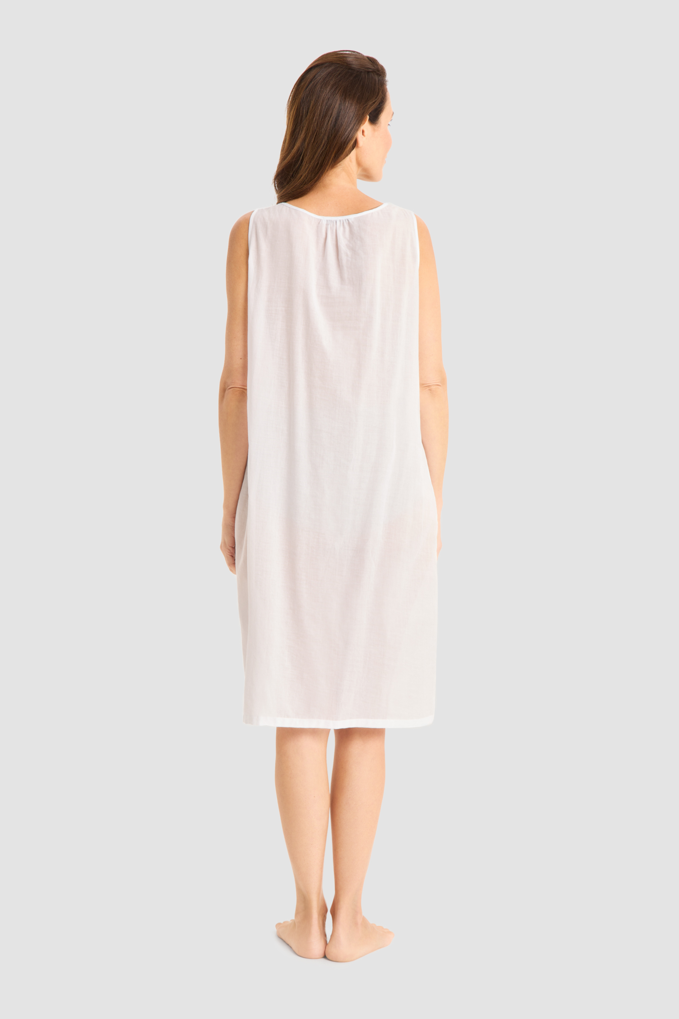 Féraud Nightgown back view in White