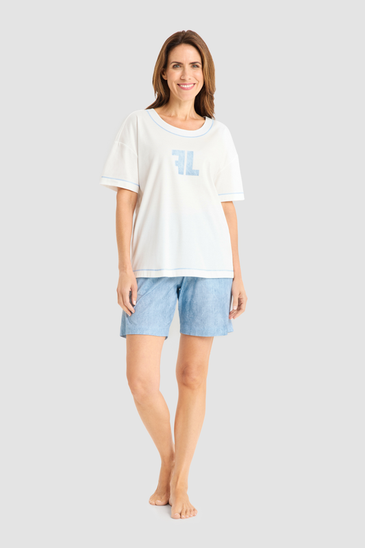 Féraud Lounge Top on model in Logoprint Blue