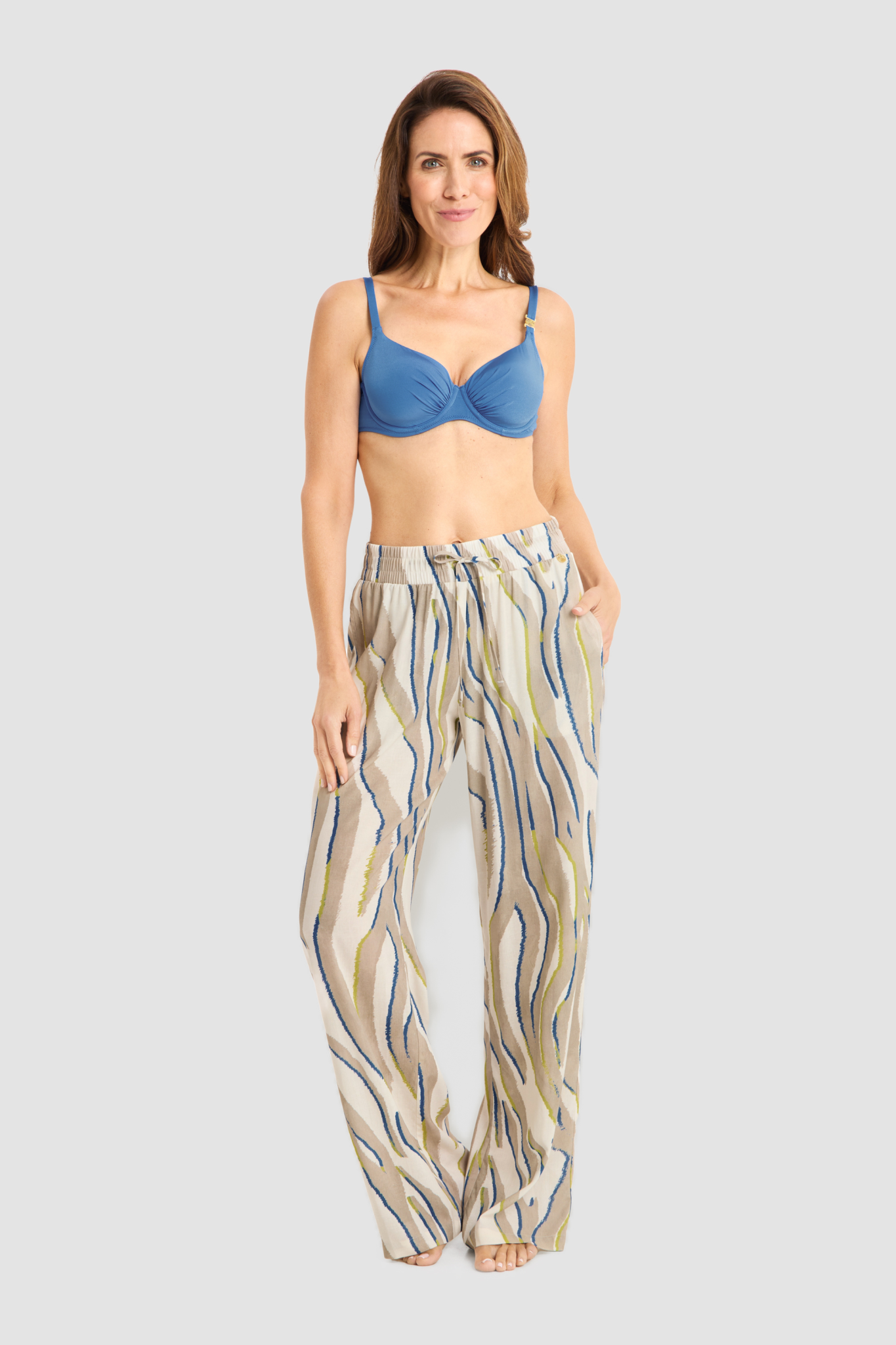 Féraud Lounge Pants on model in Zebra
