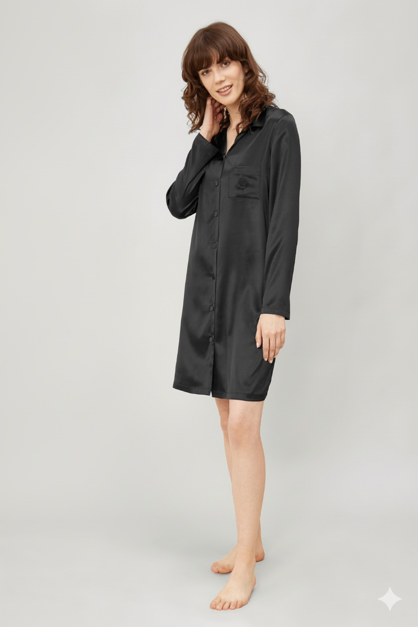 Féraud Nightgown on model in Black