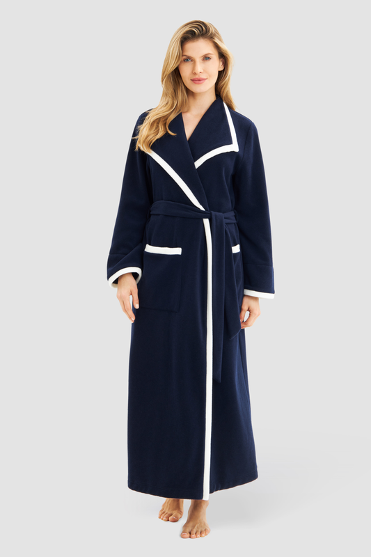 Féraud Robe on model in Navy