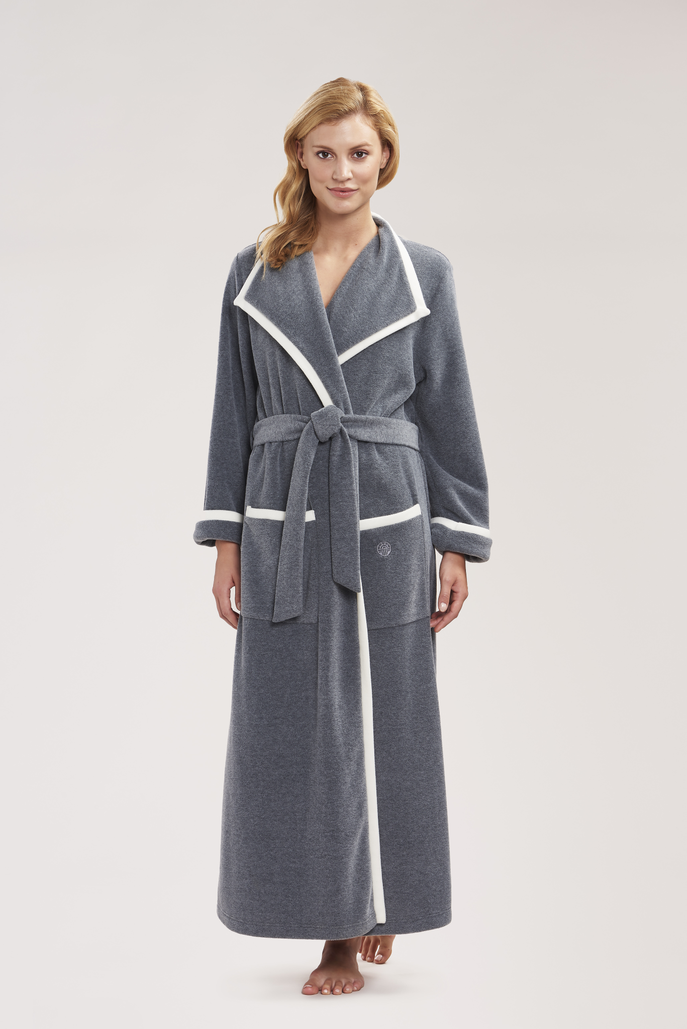 Féraud Robe on model in Heather Dark Grey