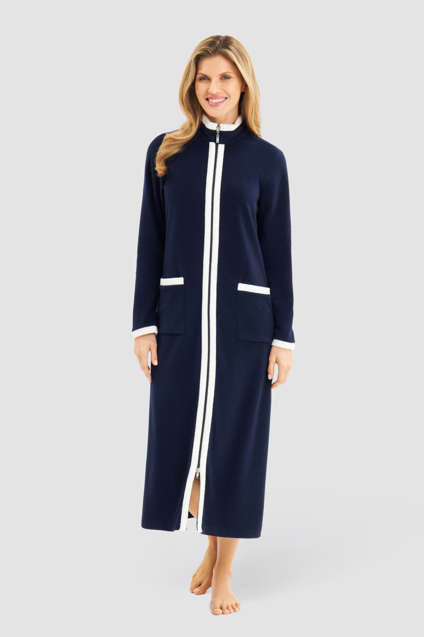 Féraud Robe on model in Navy