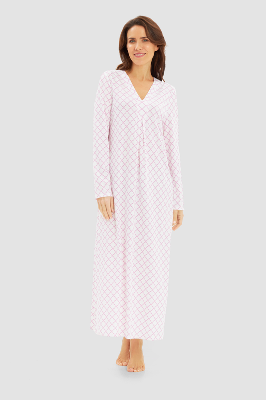 Féraud Nightgown on model in Logoprint Pink