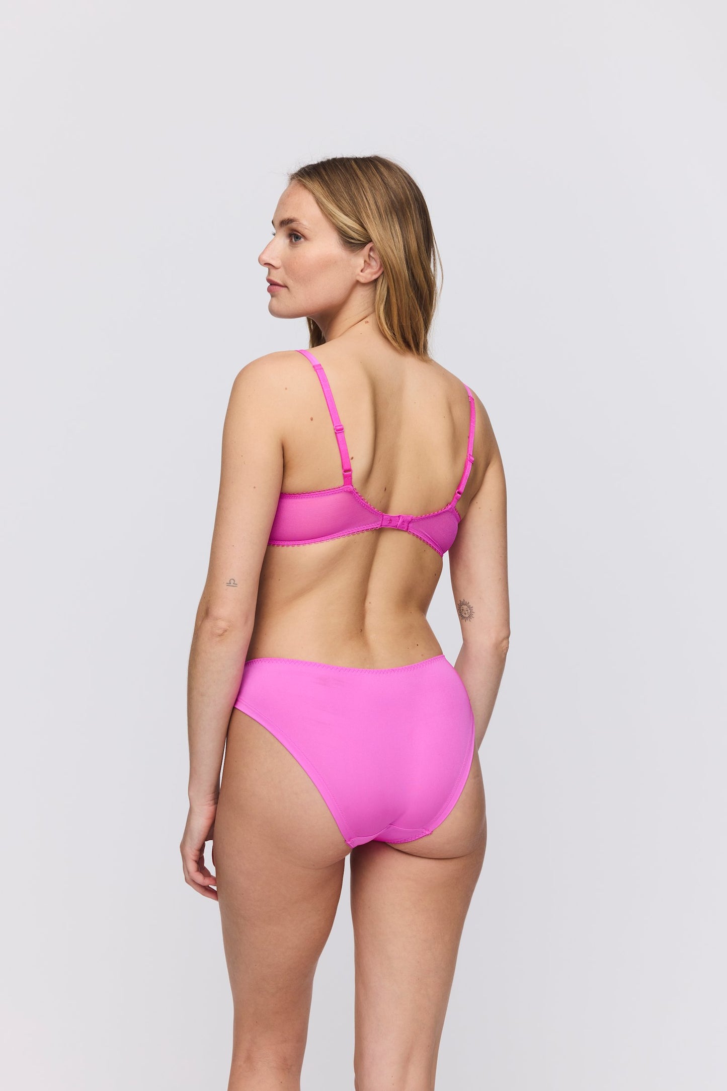 Marie Jo Etoile Padded Heartshape Bra styled on model in Cactus Flower