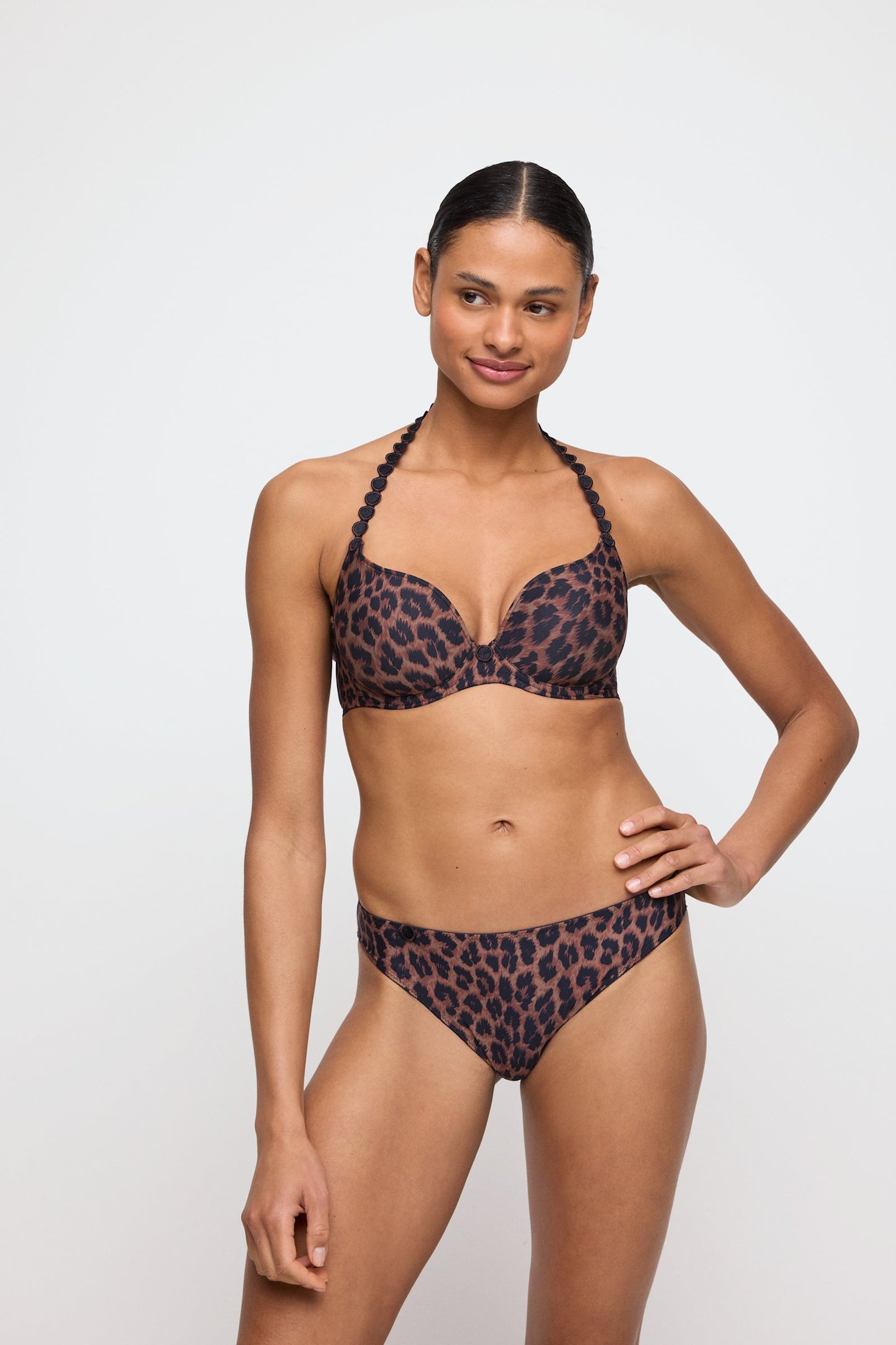 Marie Jo Tom Full Cup Bra styled on model in Fauve