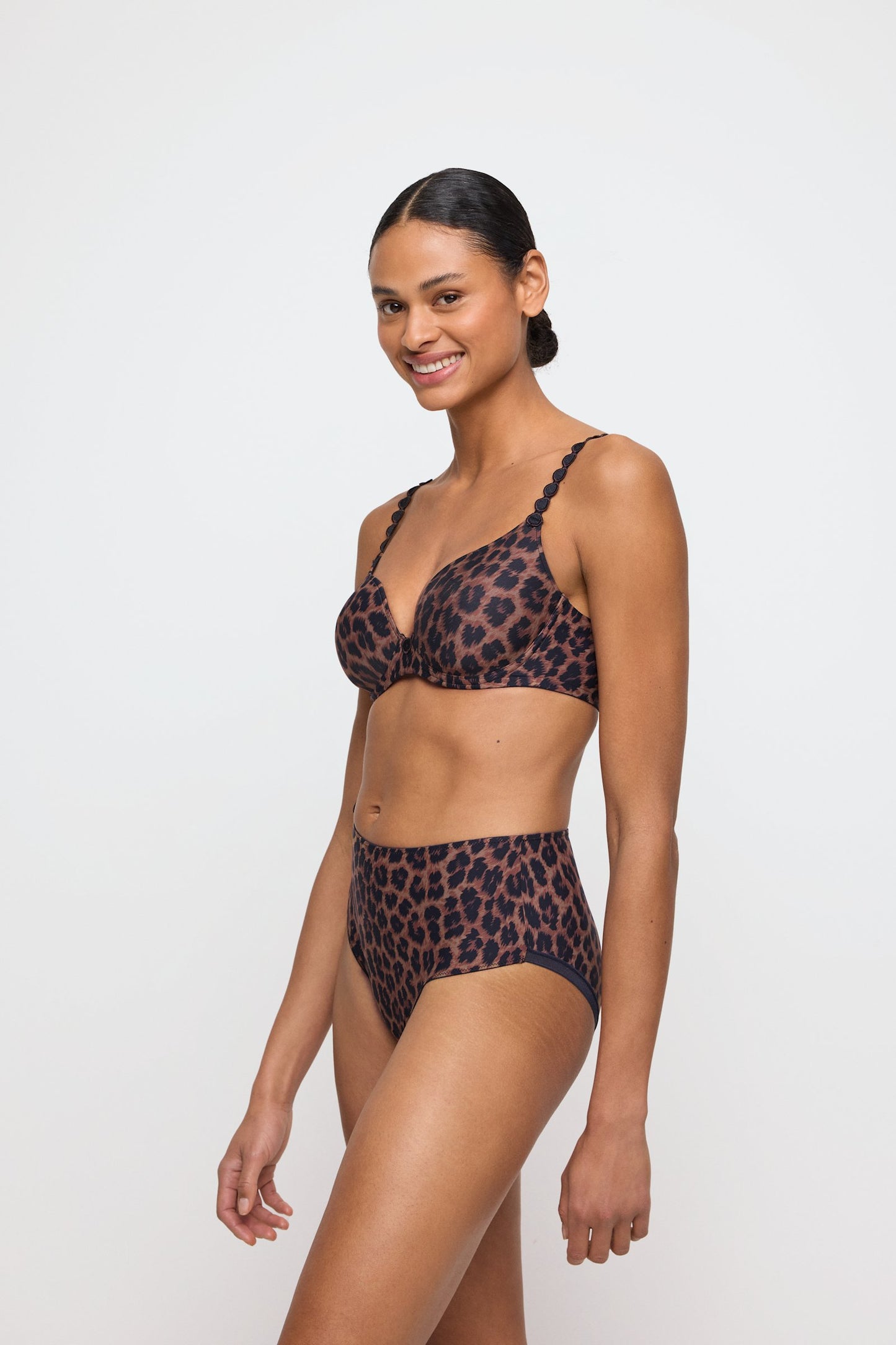 Marie Jo Tom Full Cup Bra styled on model in Fauve