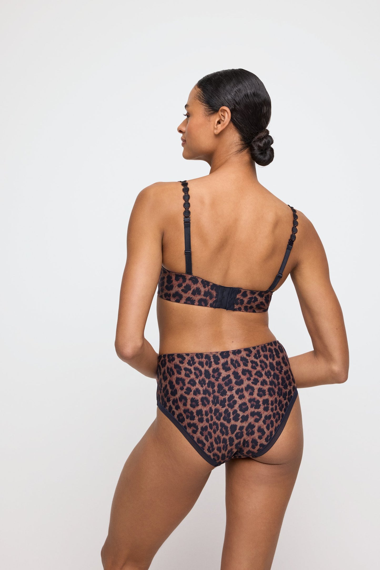 Marie Jo Tom Full Cup Bra styled on model in Fauve