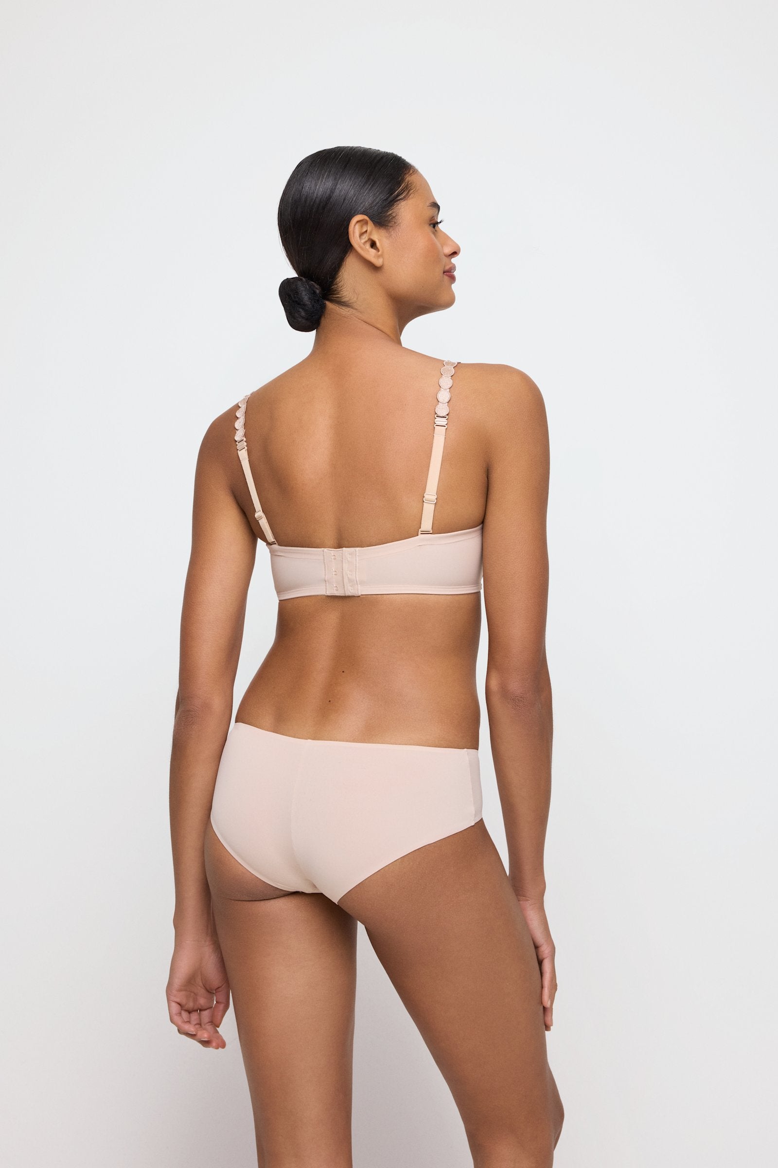 Marie Jo Tom Full Cup Bra styled on model in Caffé Latte