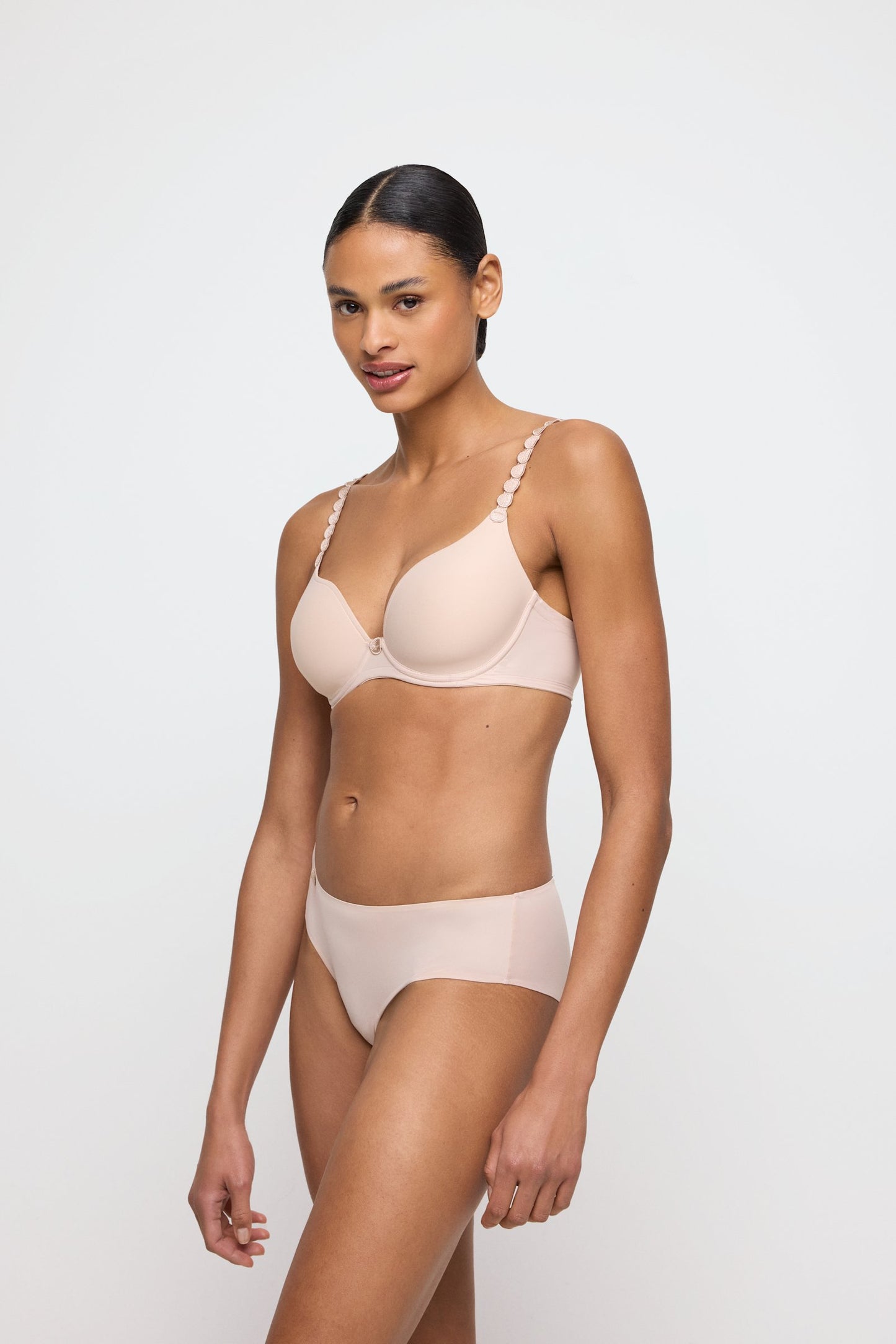 Marie Jo Tom Full Cup Bra styled on model in Caffé Latte