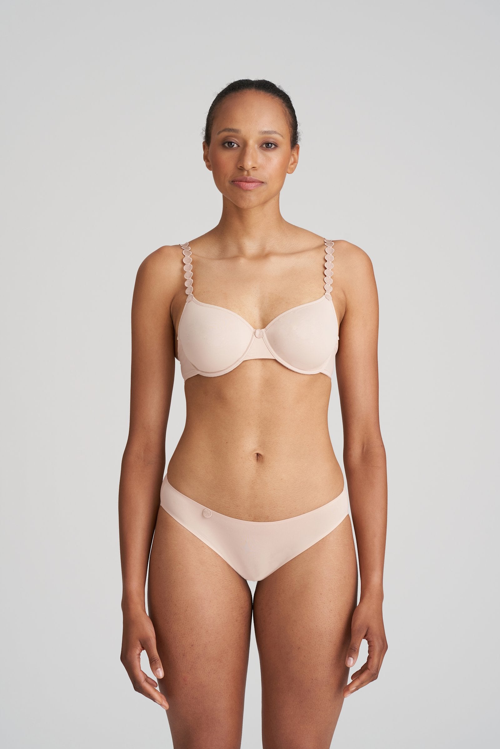 Marie Jo Tom Full Cup Bra styled on model in Caffé Latte